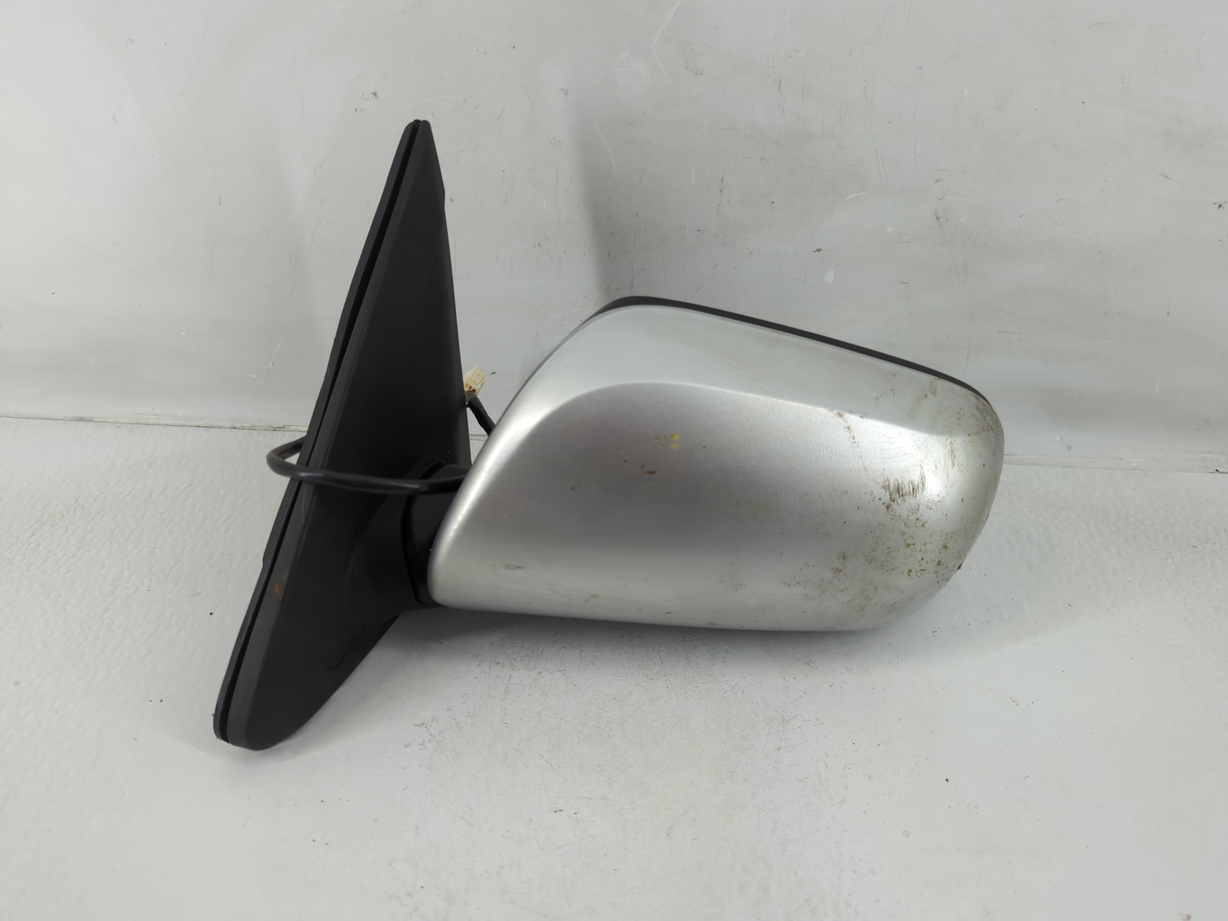 2009-2013 Toyota Matrix Driver Left Side View Power Door Mirror Silver 1157503 - Oemusedautoparts1.com