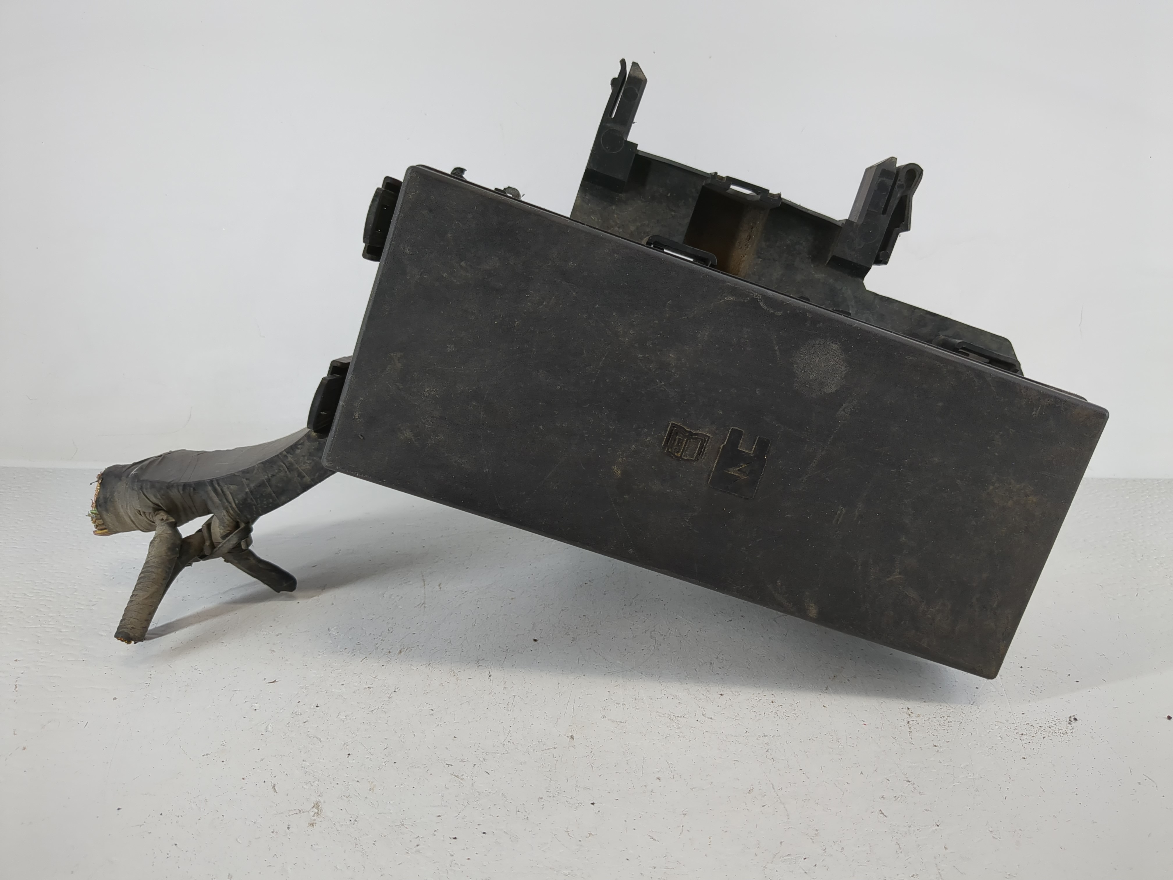 2011-2012 Ford Explorer Fusebox Fuse Box Relay Module Bt4t-14a003-aa 1157515 - Oemusedautoparts1.com