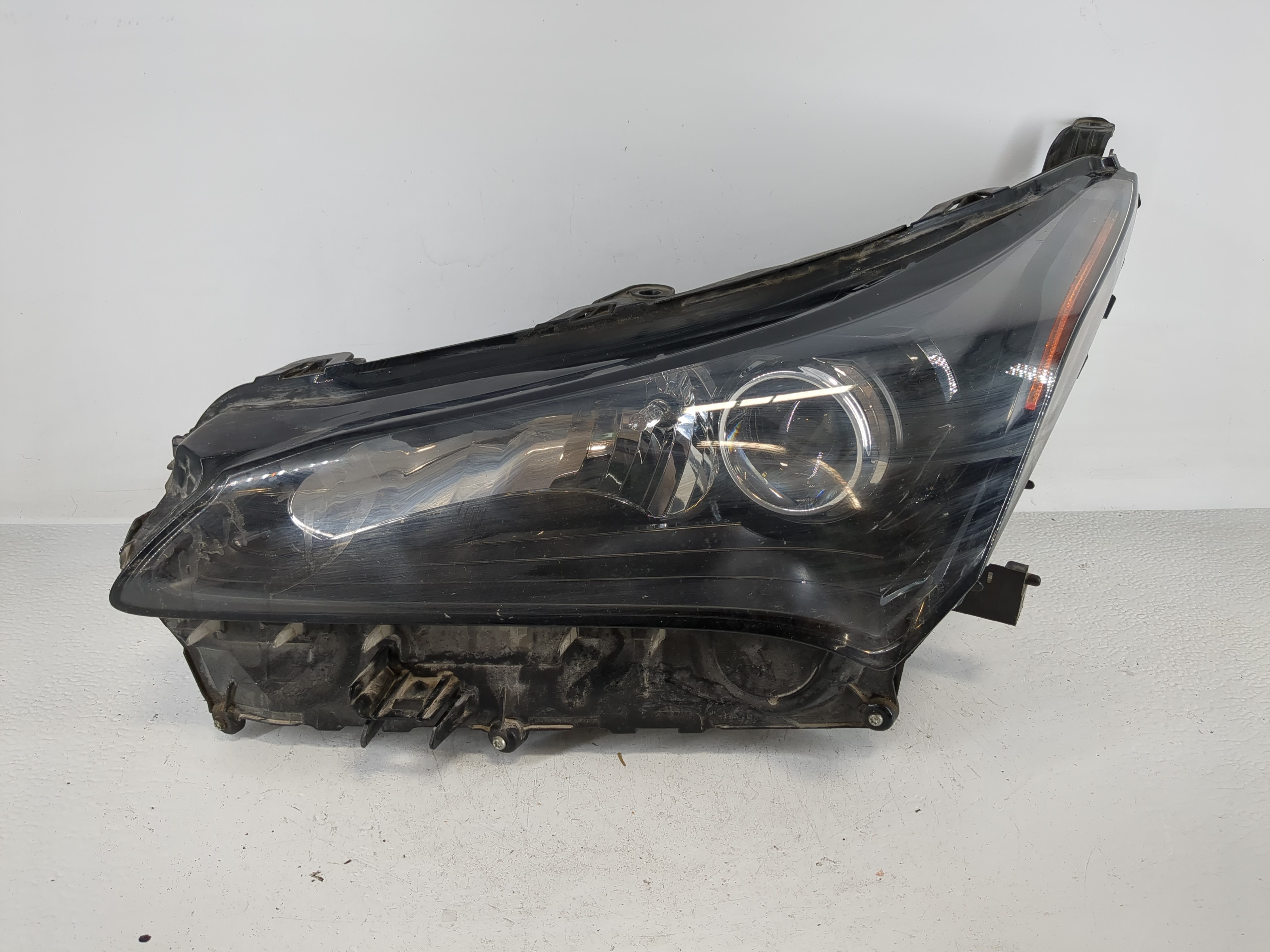 2015-2017 Lexus Nx200t Driver Left Oem Head Light Headlight Lamp 1157523 - Oemusedautoparts1.com