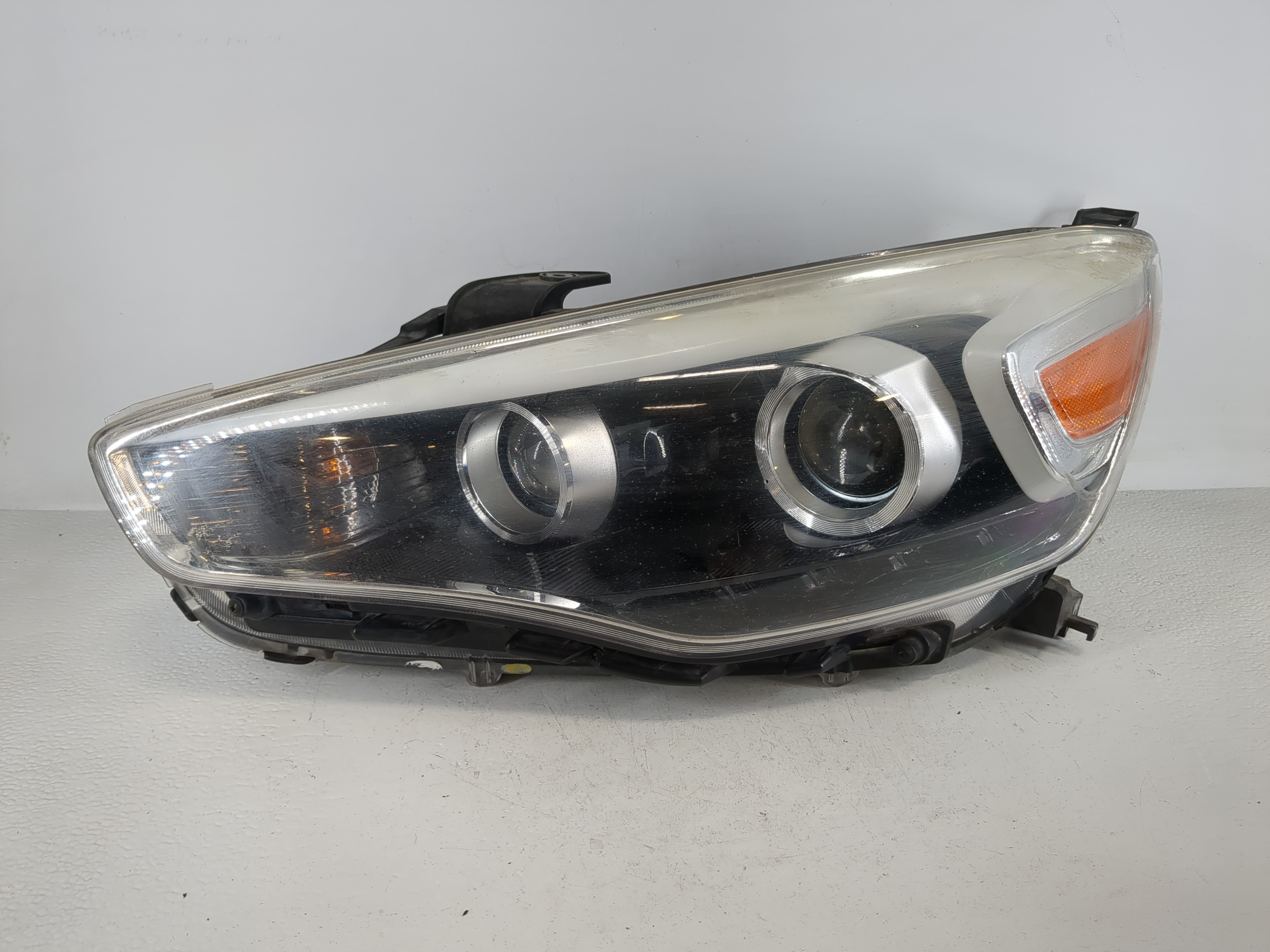 2014-2016 Kia Cadenza Driver Left Oem Head Light Headlight Lamp 1157526 - Oemusedautoparts1.com