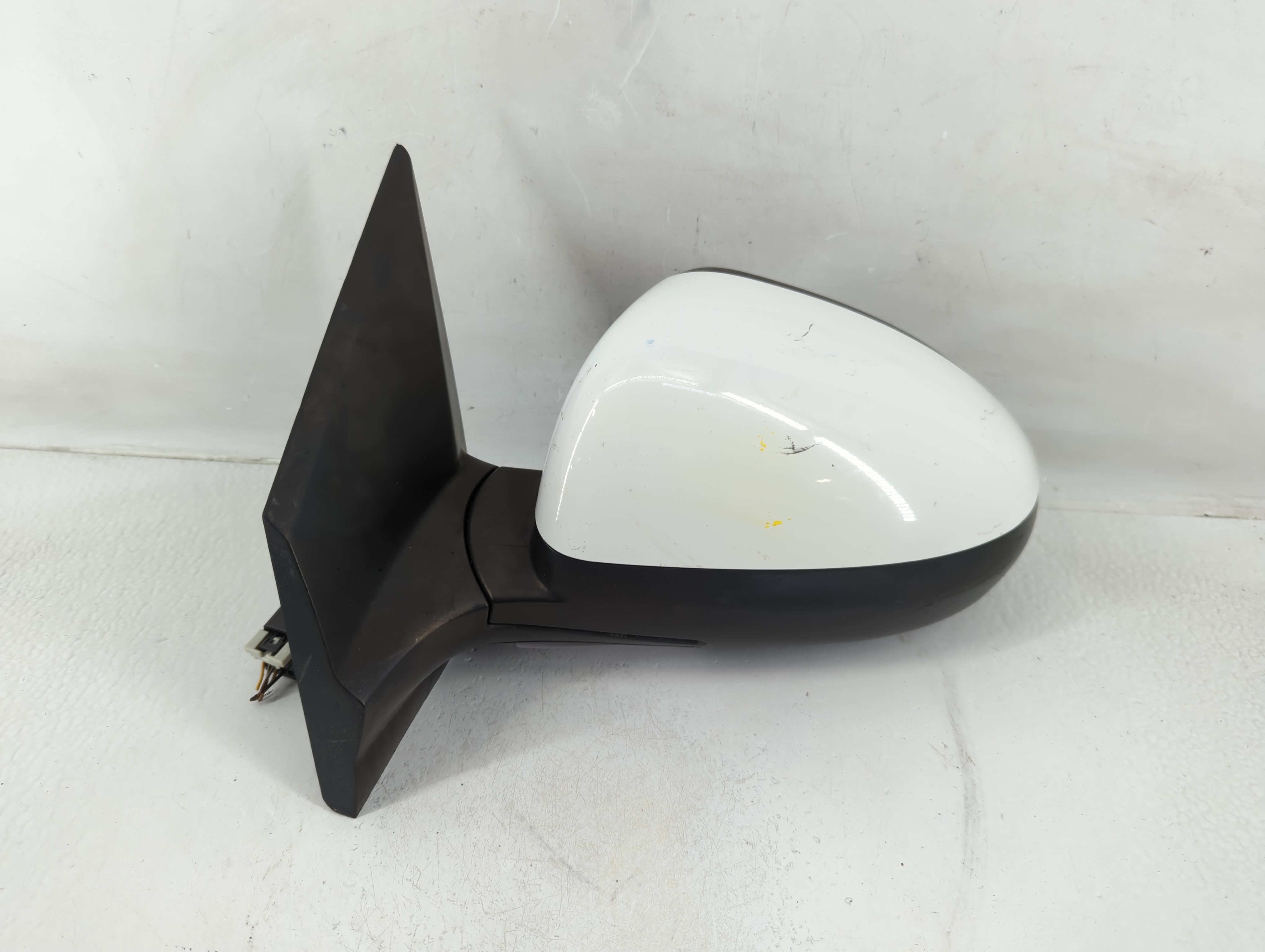 2012-2019 Chevrolet Sonic Driver Left Side View Power Door Mirror White 1157598 - Oemusedautoparts1.com