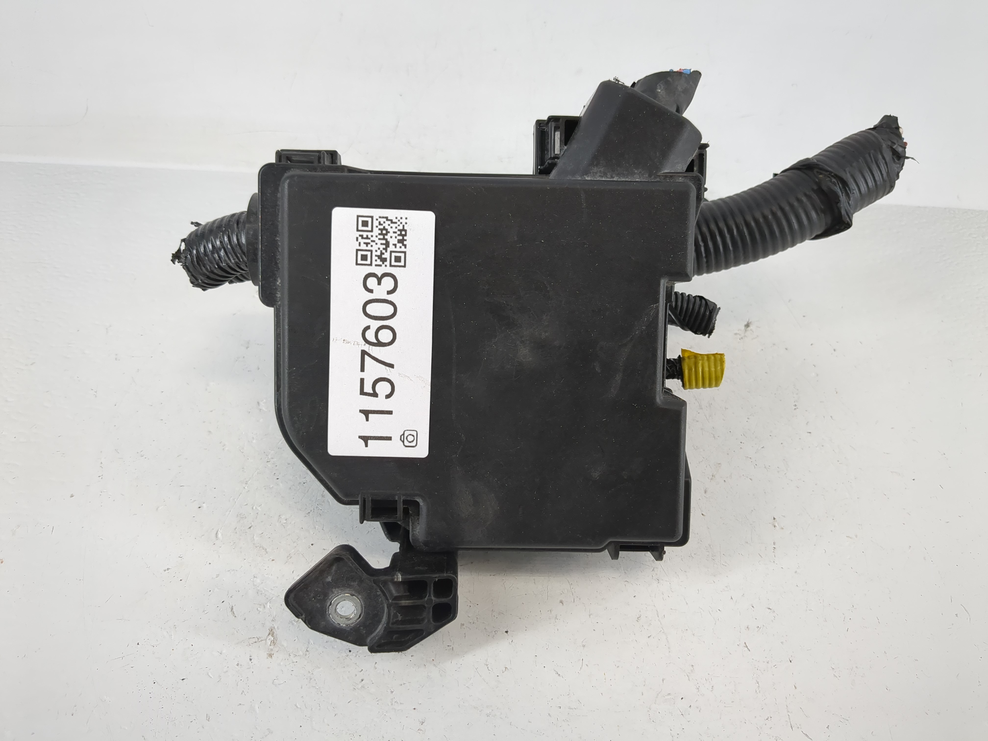 Picture of 2019-2022 Nissan Altima Fusebox Fuse Box Relay Module 6ca0a 1157603