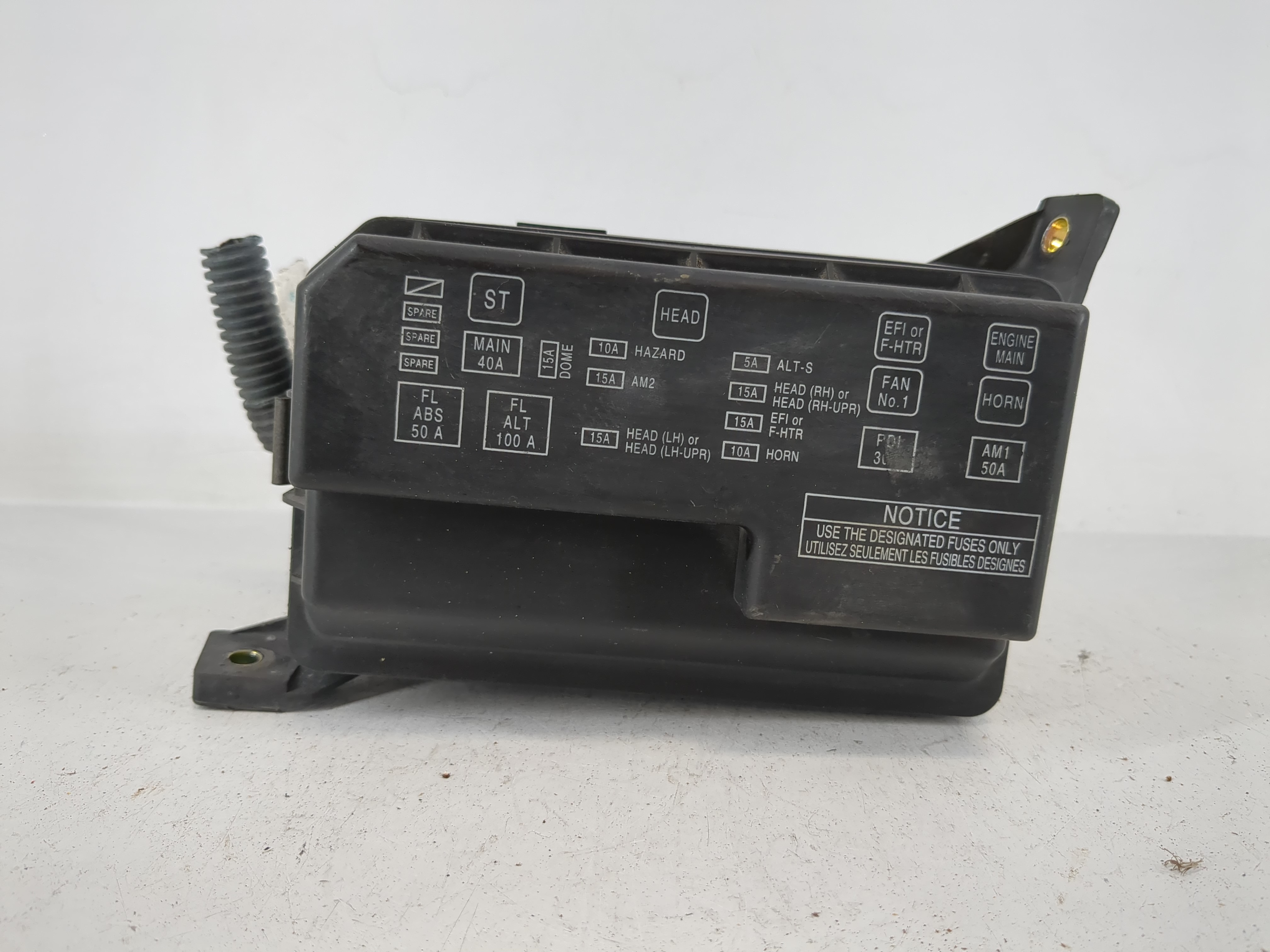 Picture of 2000-2002 Toyota Corolla Fusebox Fuse Box Relay Module 82672-02051 1157606