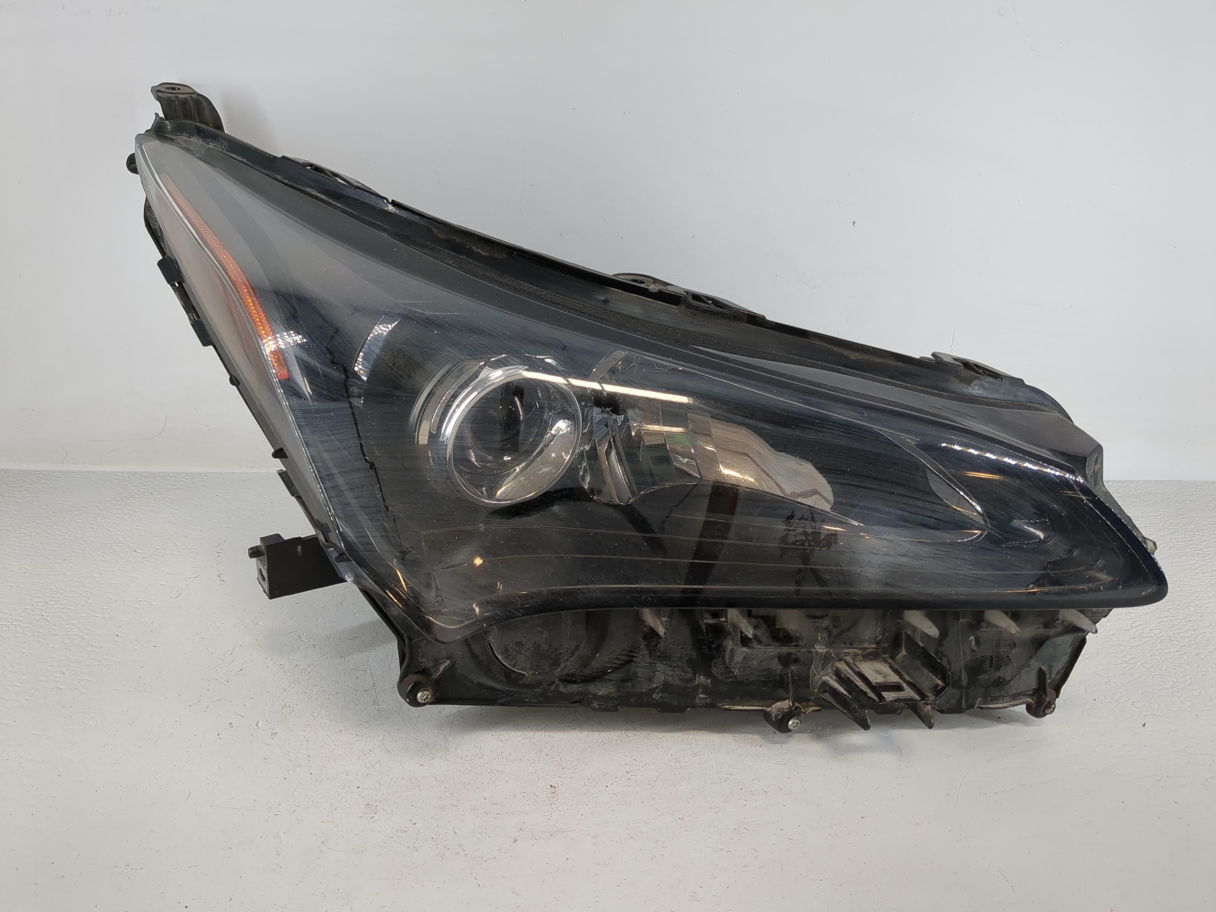 2015-2017 Lexus Nx200t Passenger Right Oem Head Light Headlight Lamp 1157636 - Oemusedautoparts1.com