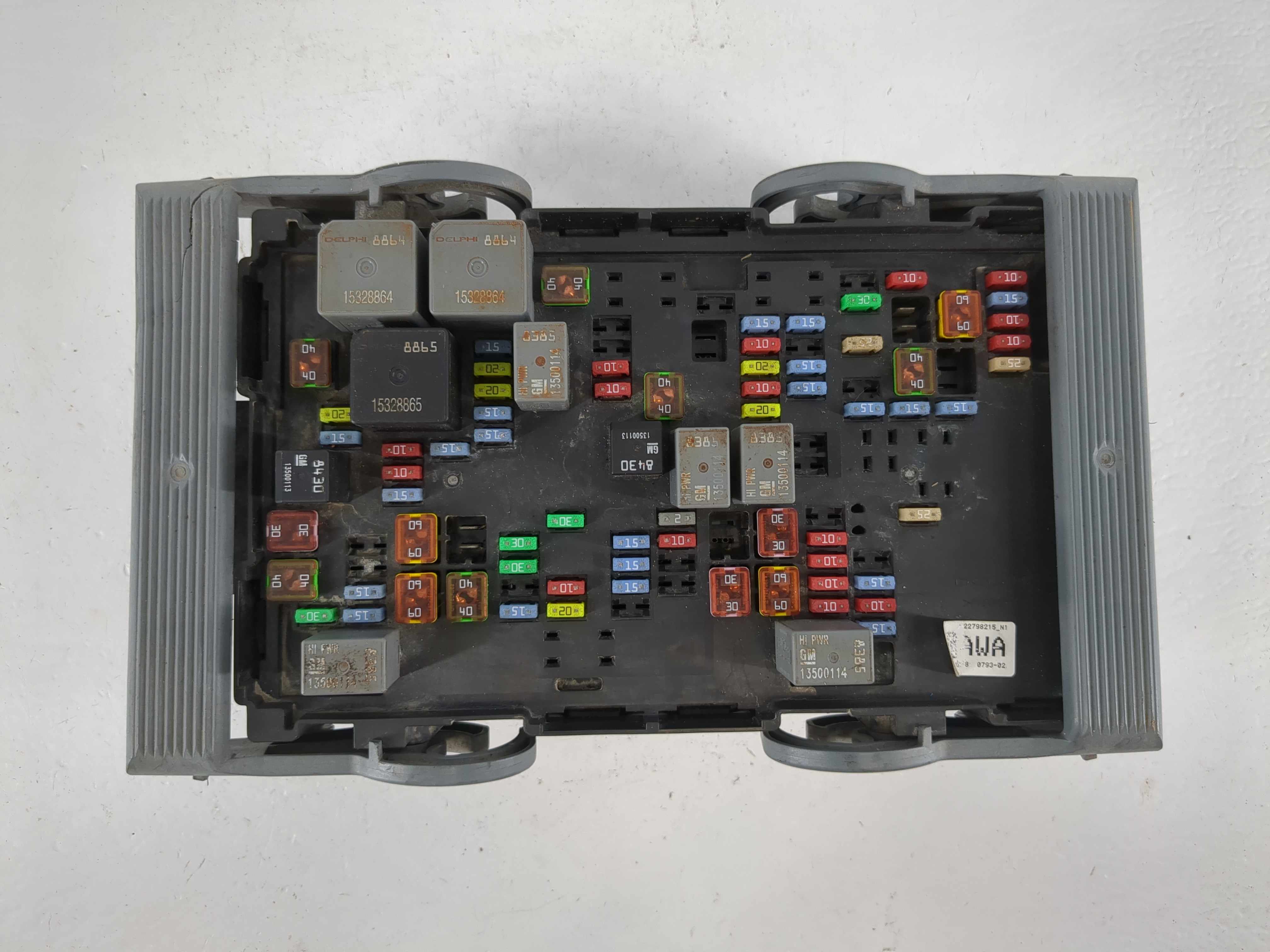 Picture of Chevrolet Silverado 2500 Fusebox Fuse Box Relay Module 22798215 1157668