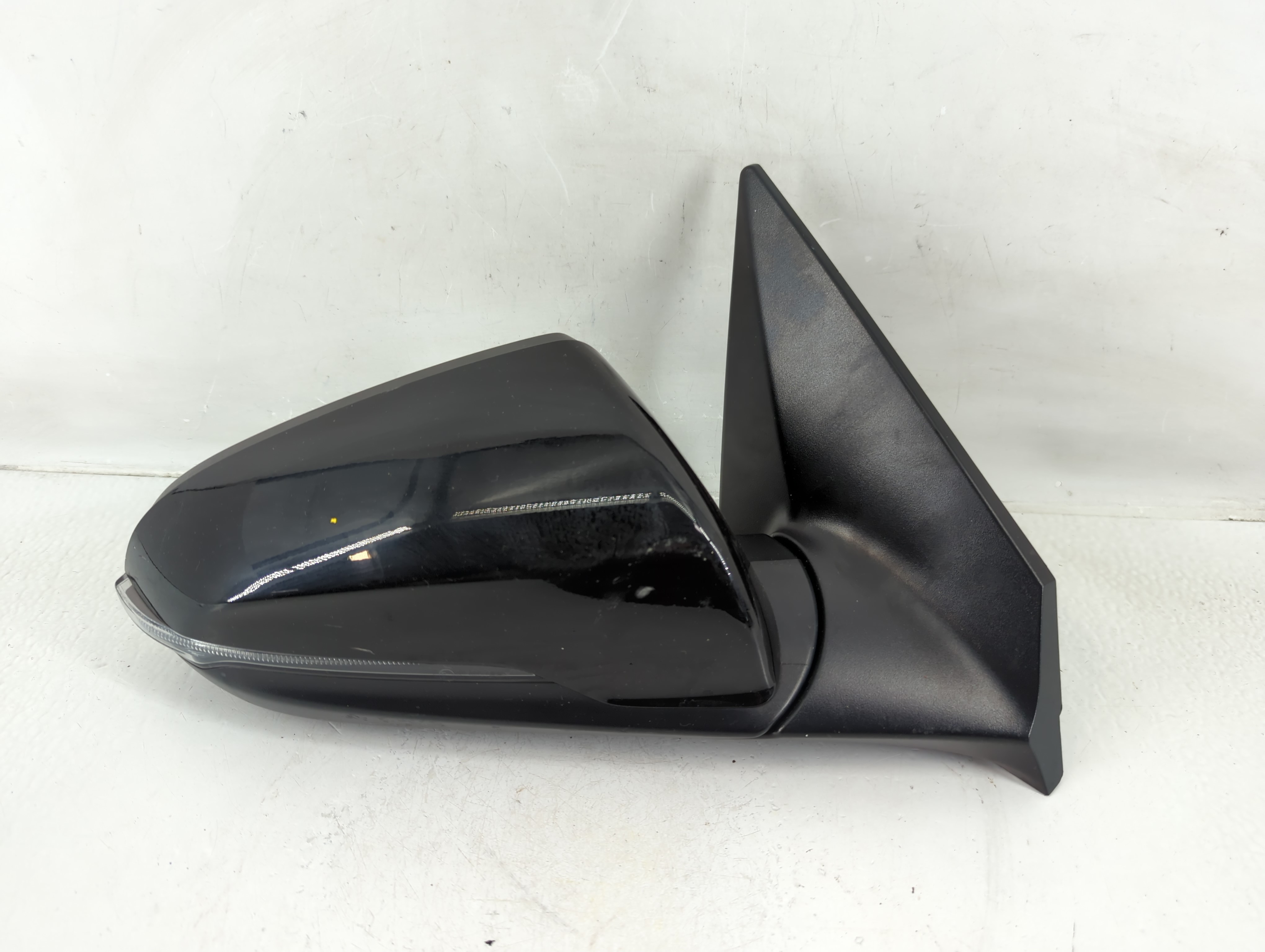 2019-2020 Hyundai Veloster Passenger Right Side View Power Door Mirror 1157705 - Oemusedautoparts1.com