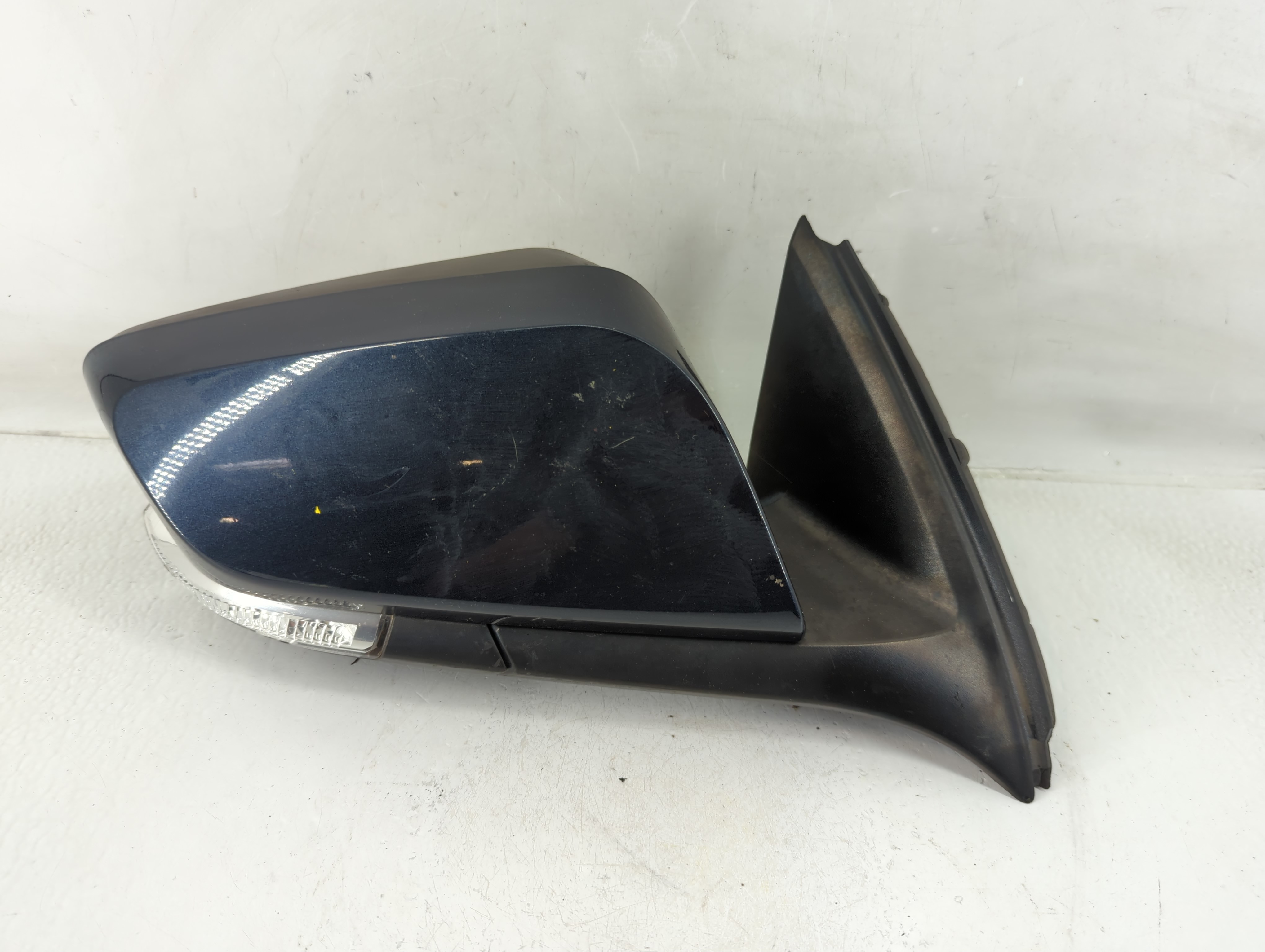 2016-2017 Chevrolet Impala Passenger Right Side View Manual Door Mirror 1157707 - Oemusedautoparts1.com