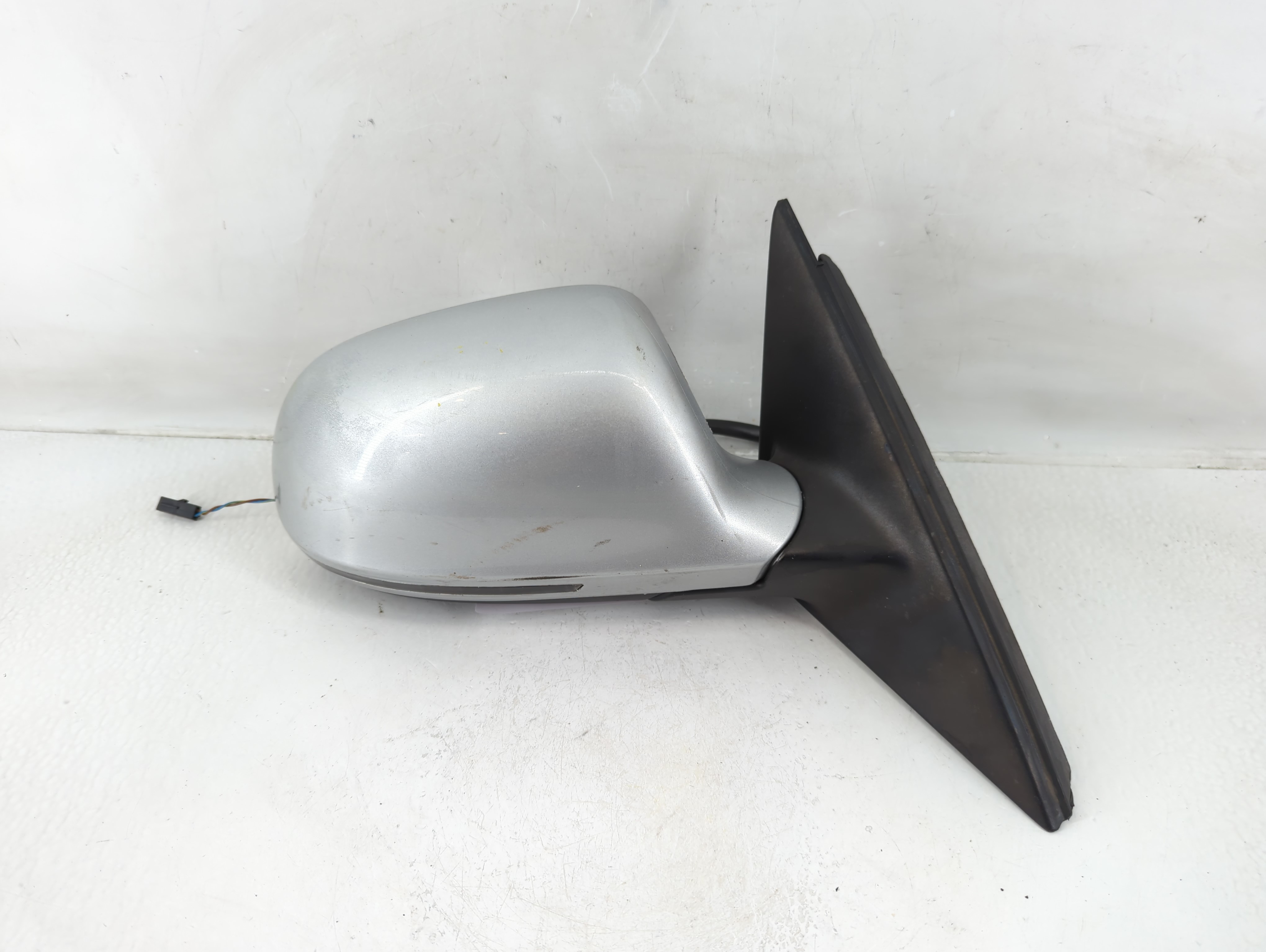 2009-2009 Audi A4 Passenger Right Side View Power Door Mirror Silver 1157712 - Oemusedautoparts1.com