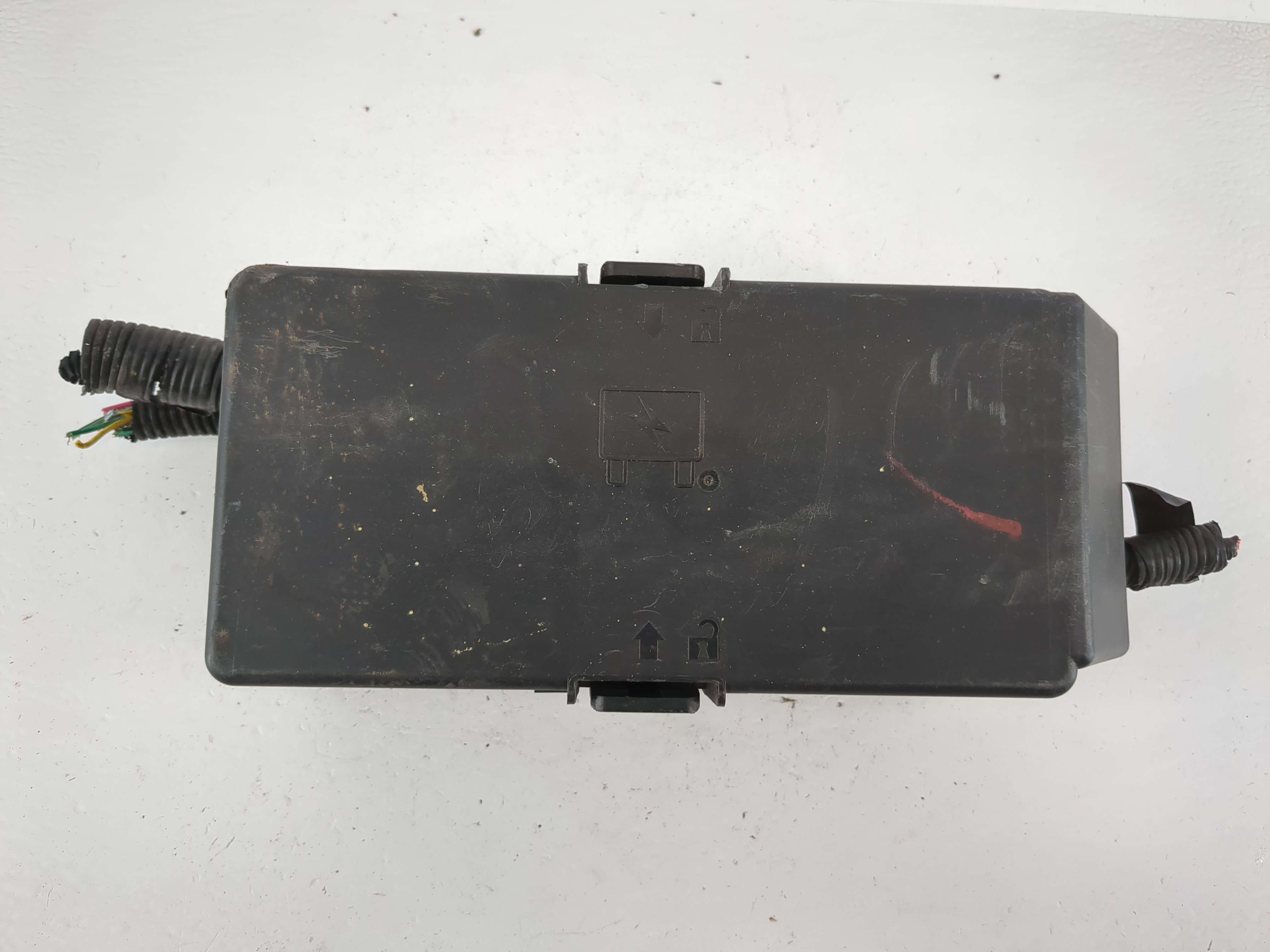 Picture of 2009-2012 Chevrolet Malibu Fusebox Fuse Box Relay Module 25883018 1157820
