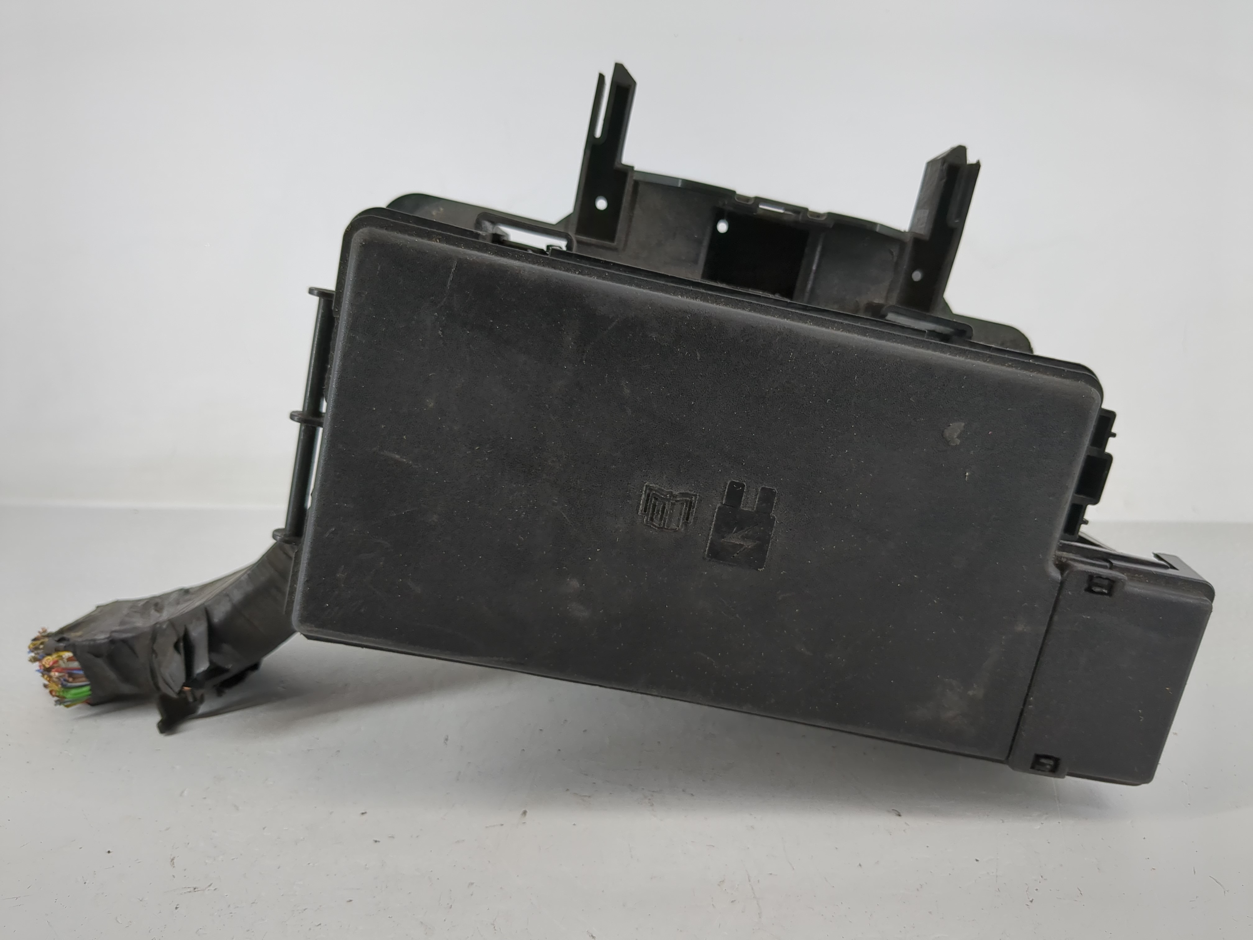 2016-2016 Ford Explorer Fusebox Fuse Box Relay Module 1157825 - Oemusedautoparts1.com