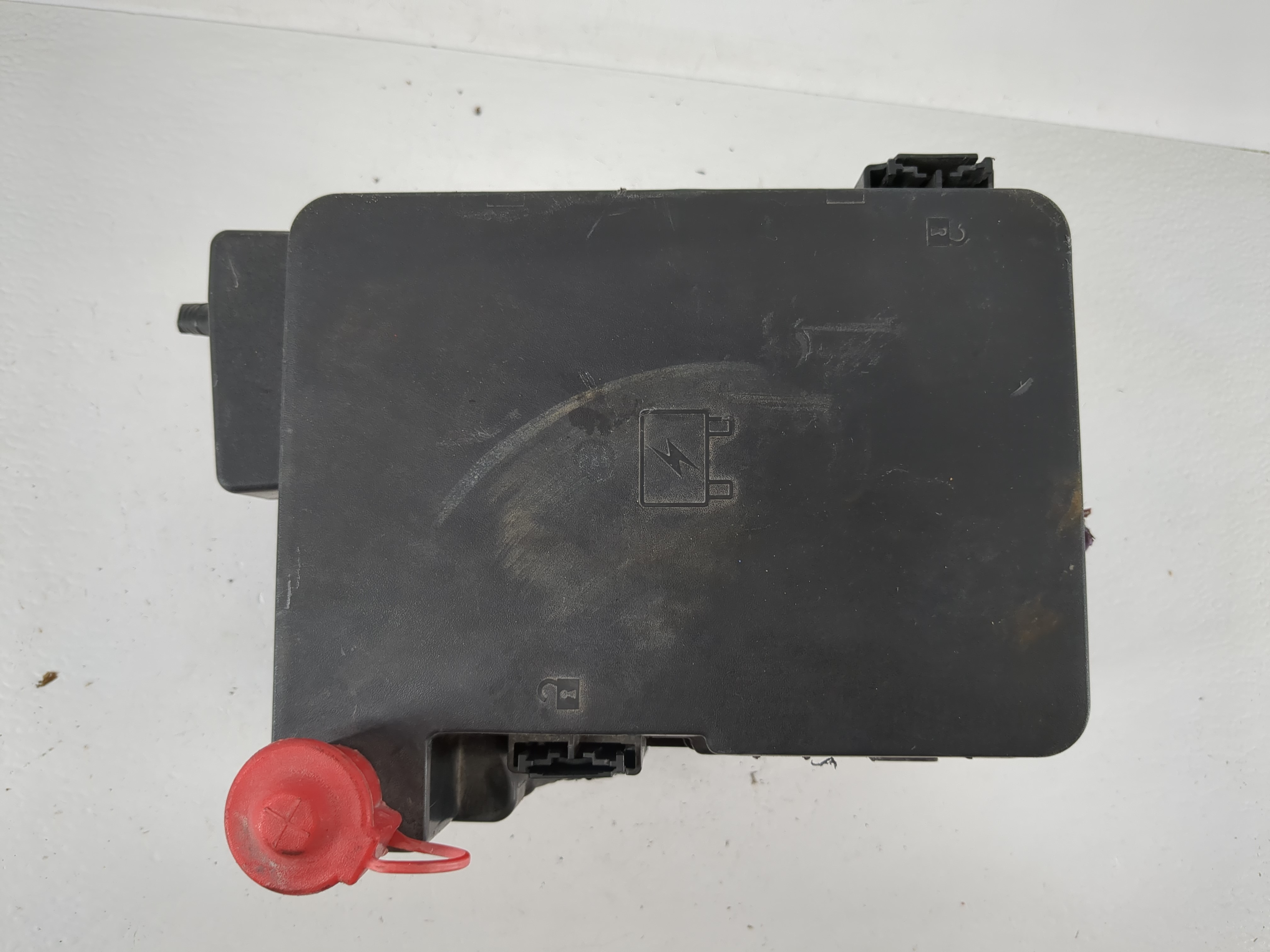 2016-2017 Chevrolet Equinox Fusebox Fuse Box Relay Module 84080470 1157828 - Oemusedautoparts1.com