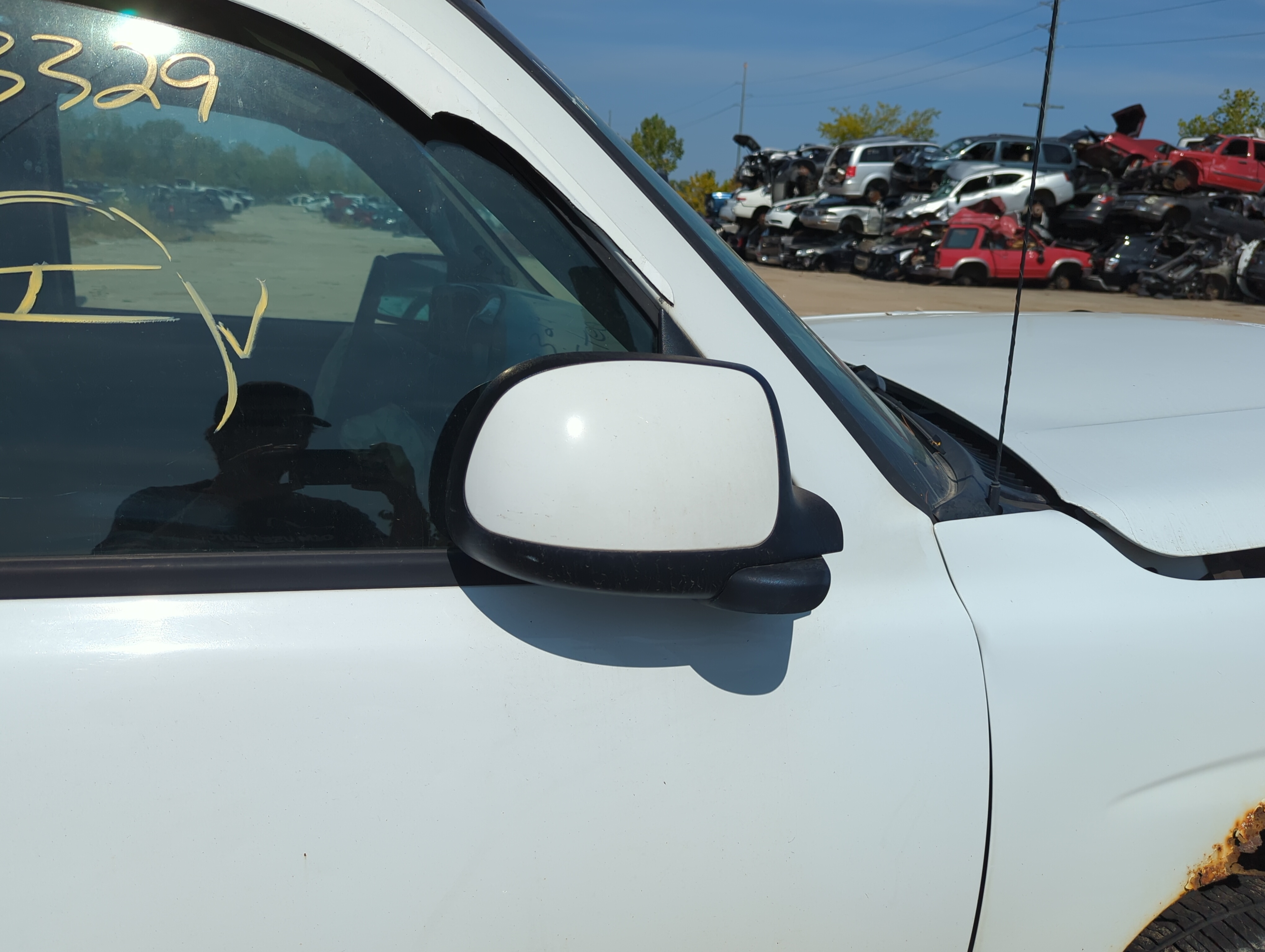 2003-2006 Gmc Yukon Passenger Right Side View Power Door Mirror 1157849 - Oemusedautoparts1.com