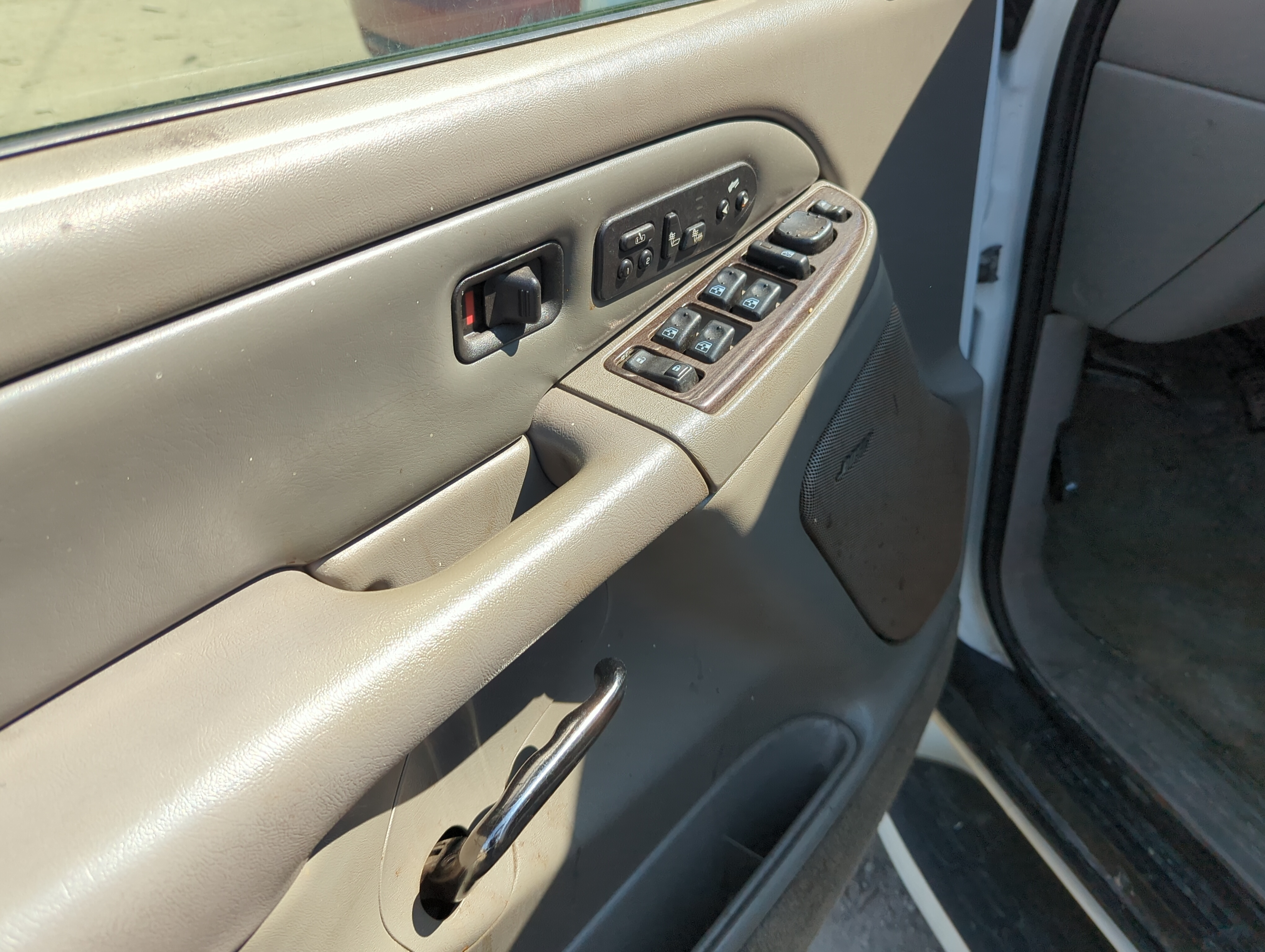 2003-2006 Gmc Yukon Driver Left Door Master Power Window Switch 1157870 - Oemusedautoparts1.com