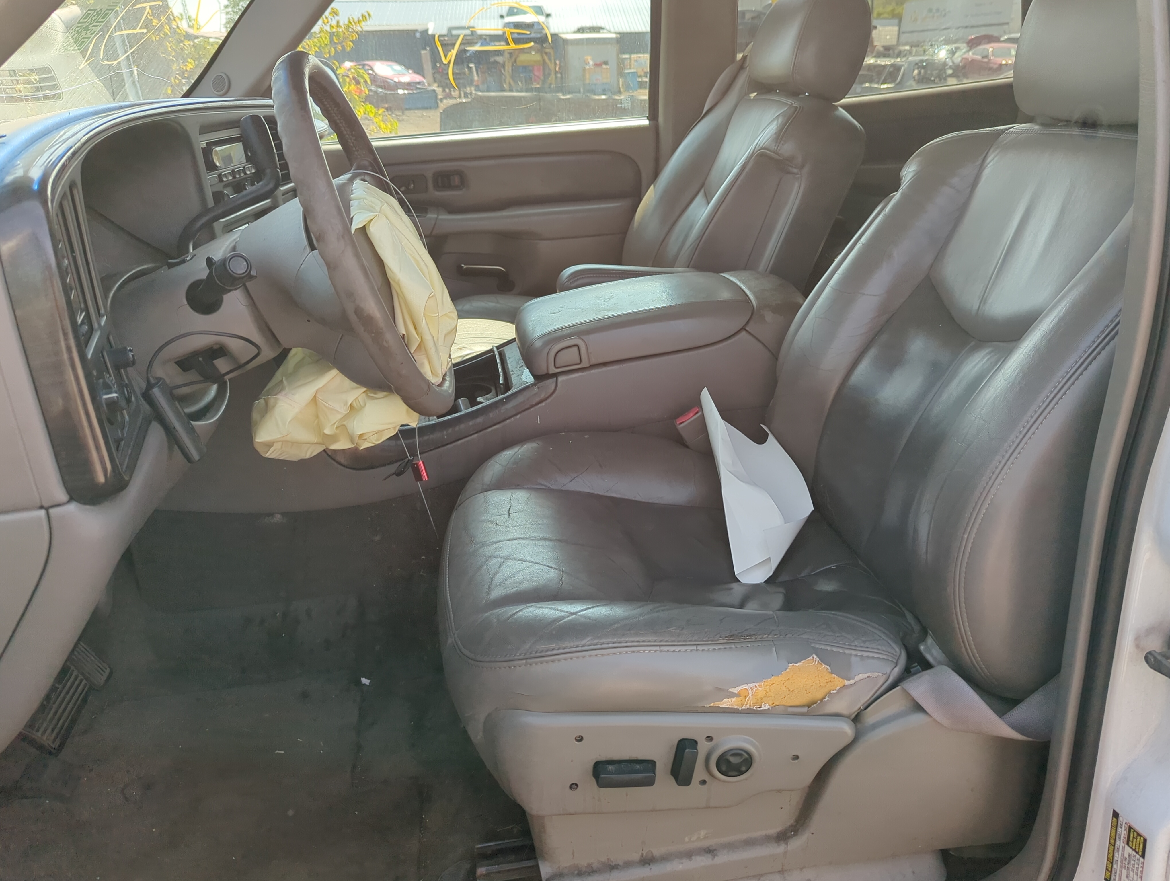2003-2006 Gmc Yukon Driver Front Seat Oem 1157934 - Oemusedautoparts1.com