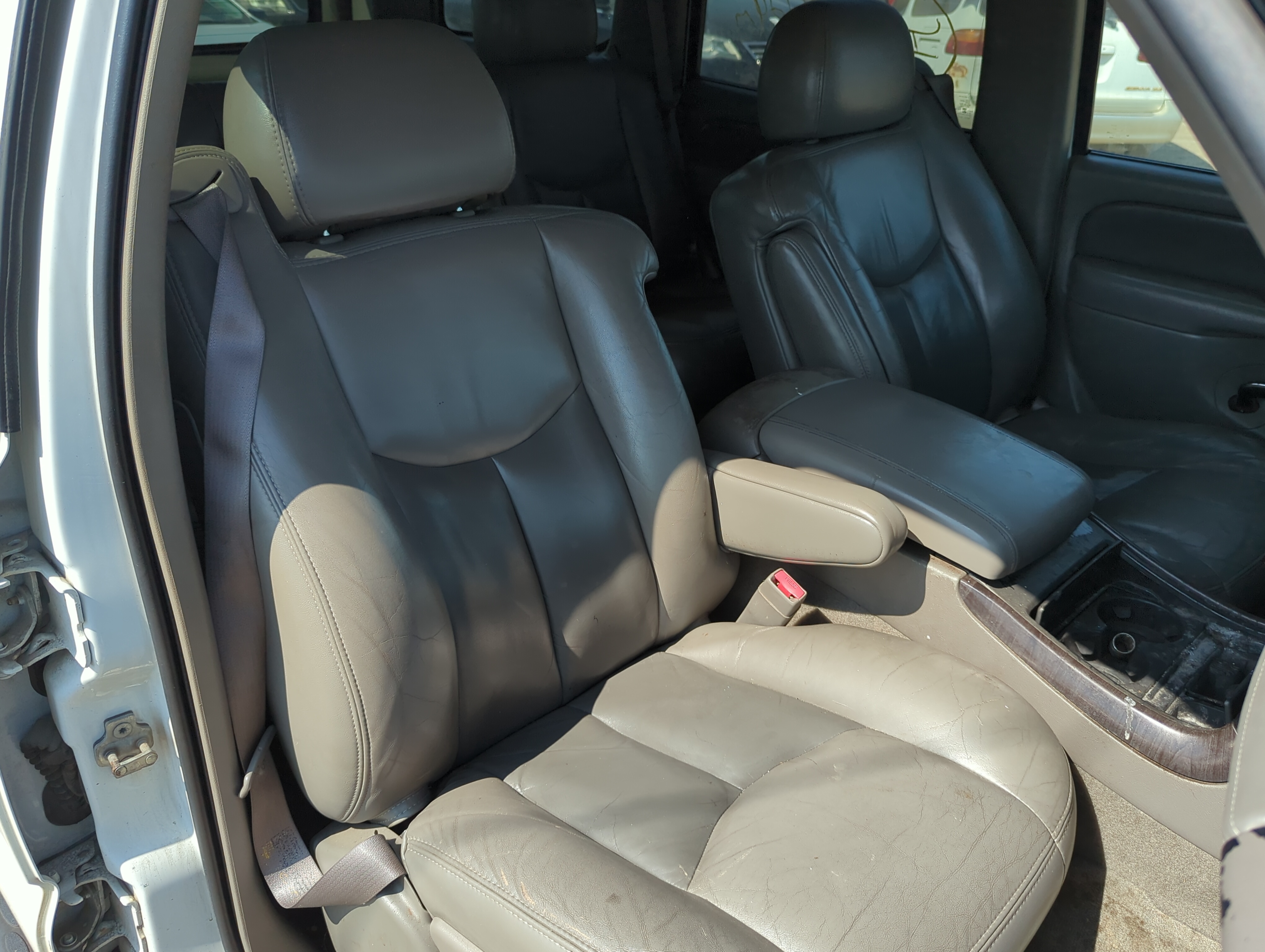 2003-2006 Gmc Yukon Passenger Front Seat Oem 1157935 - Oemusedautoparts1.com