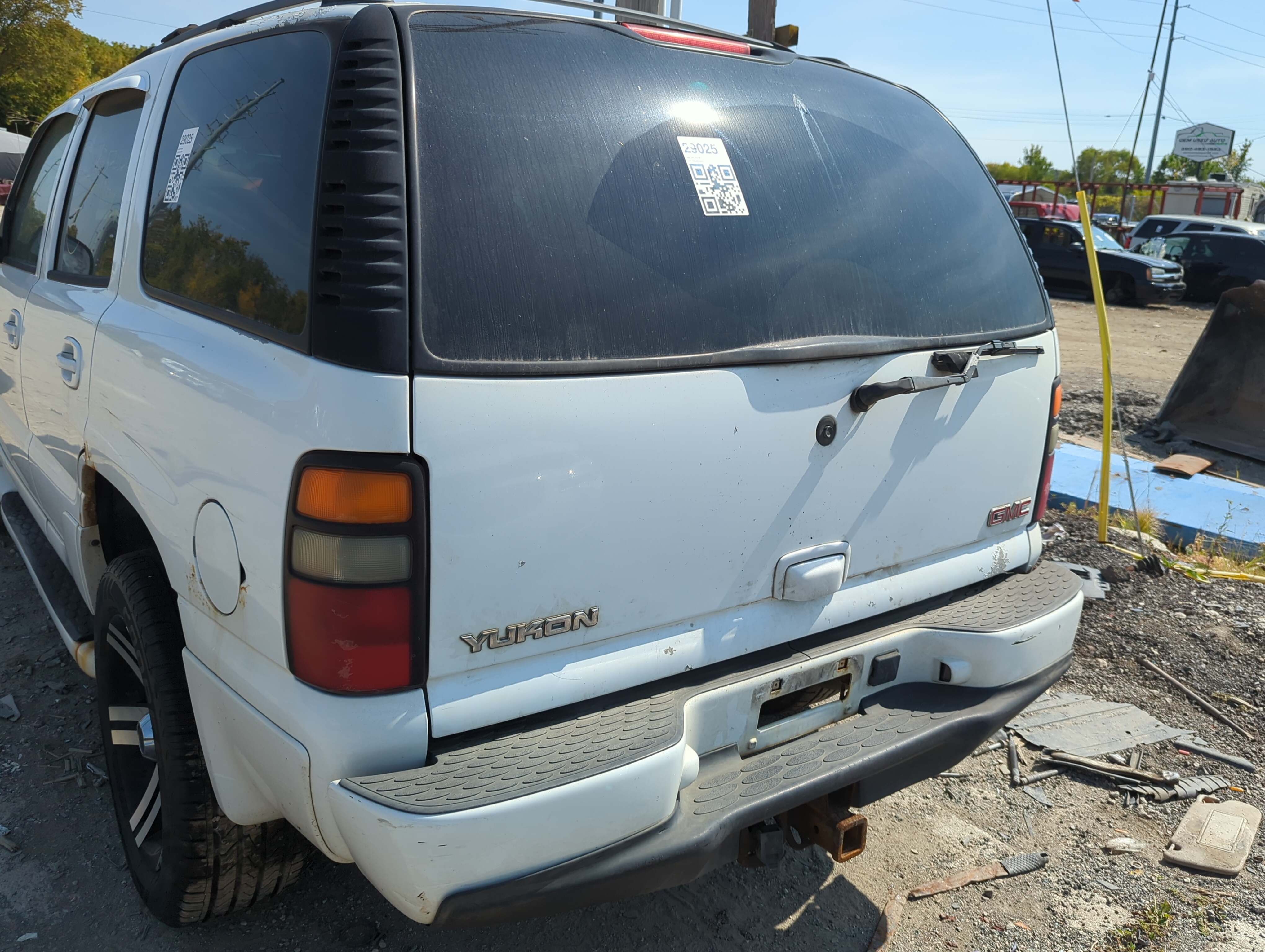 2001-2005 Gmc Yukon Trunk/decklid/hatch/tailgate Oem 1157988 - Oemusedautoparts1.com