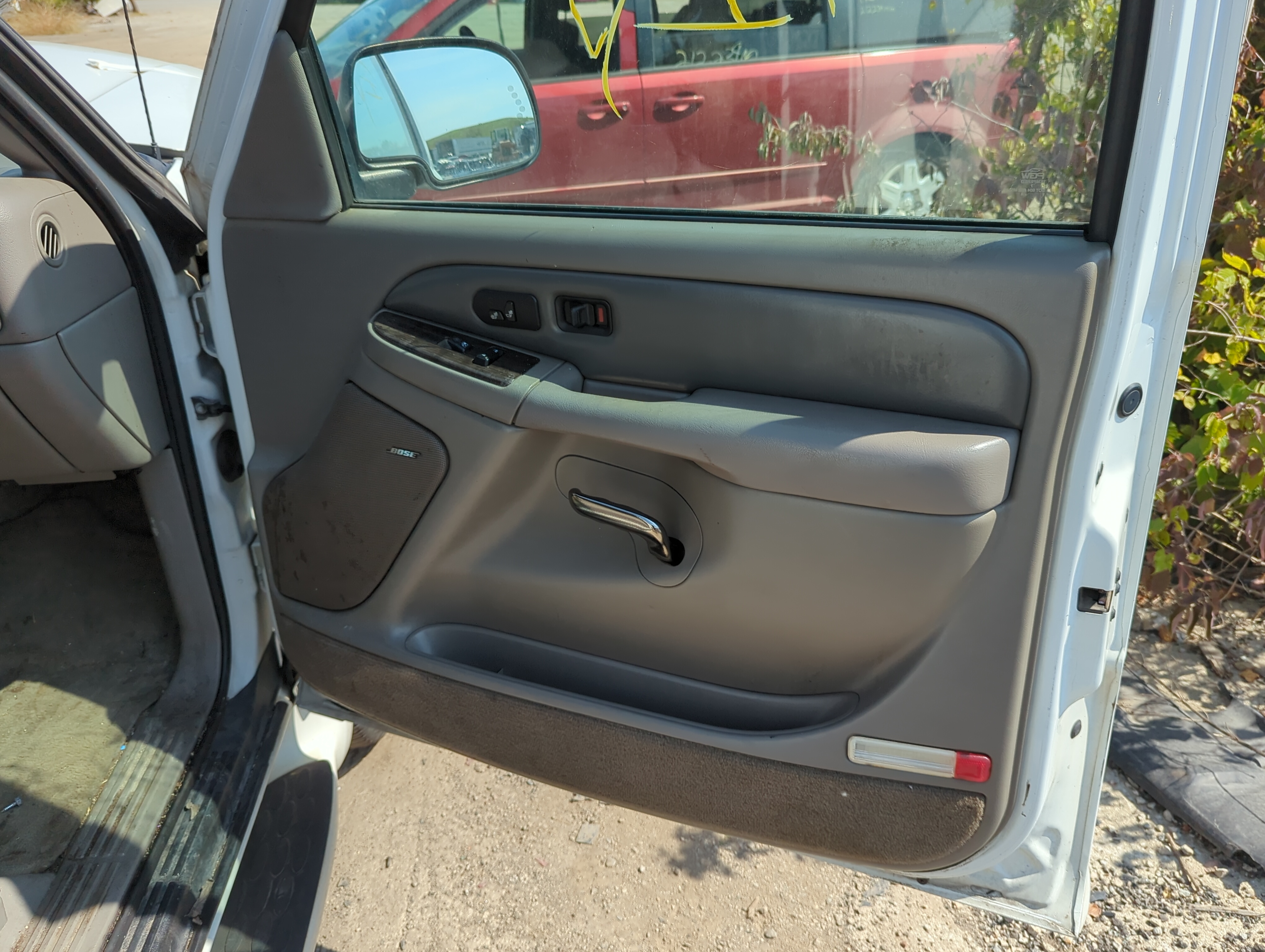 Picture of 2004 Gmc Yukon Front Right Passenger Interior Door Panel Trim 1157990