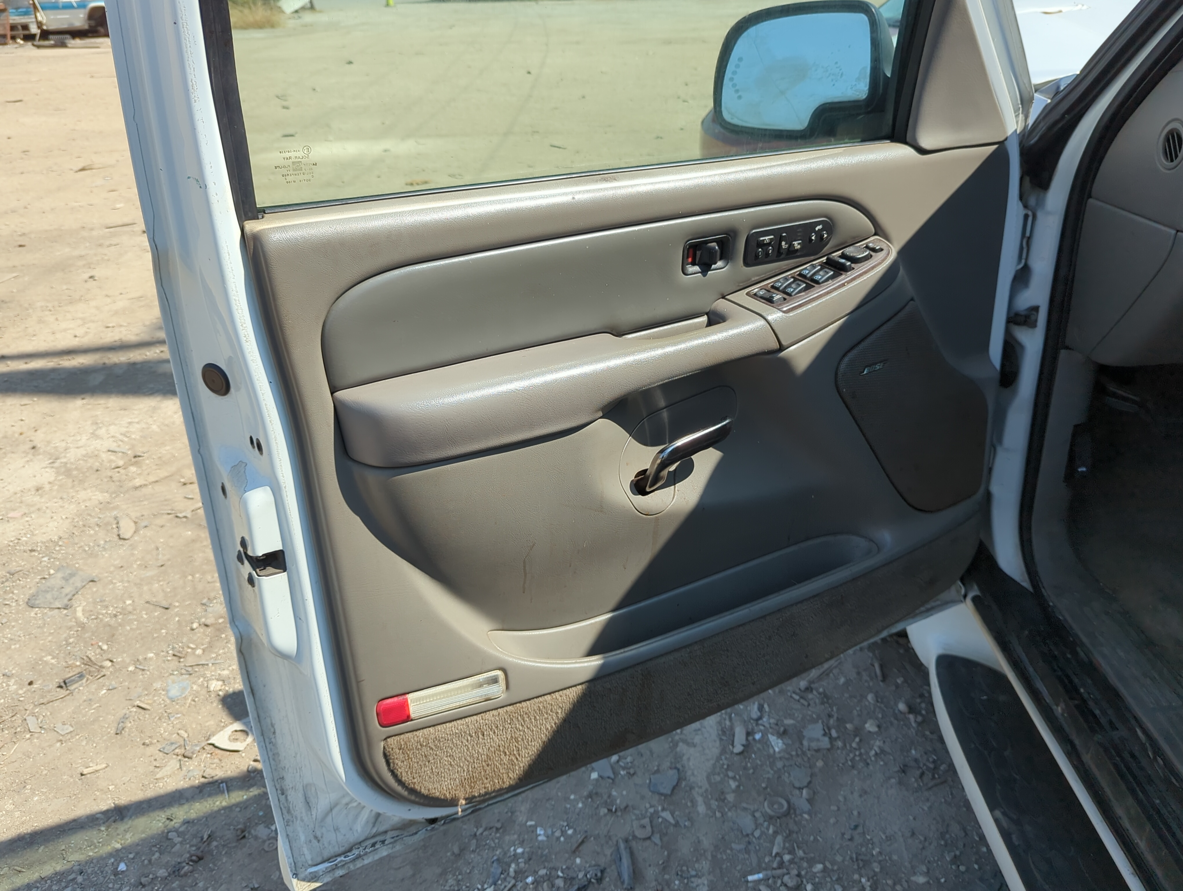 Picture of 2004 Gmc Yukon Front Left Driver Interior Door Panel Trim 1157993