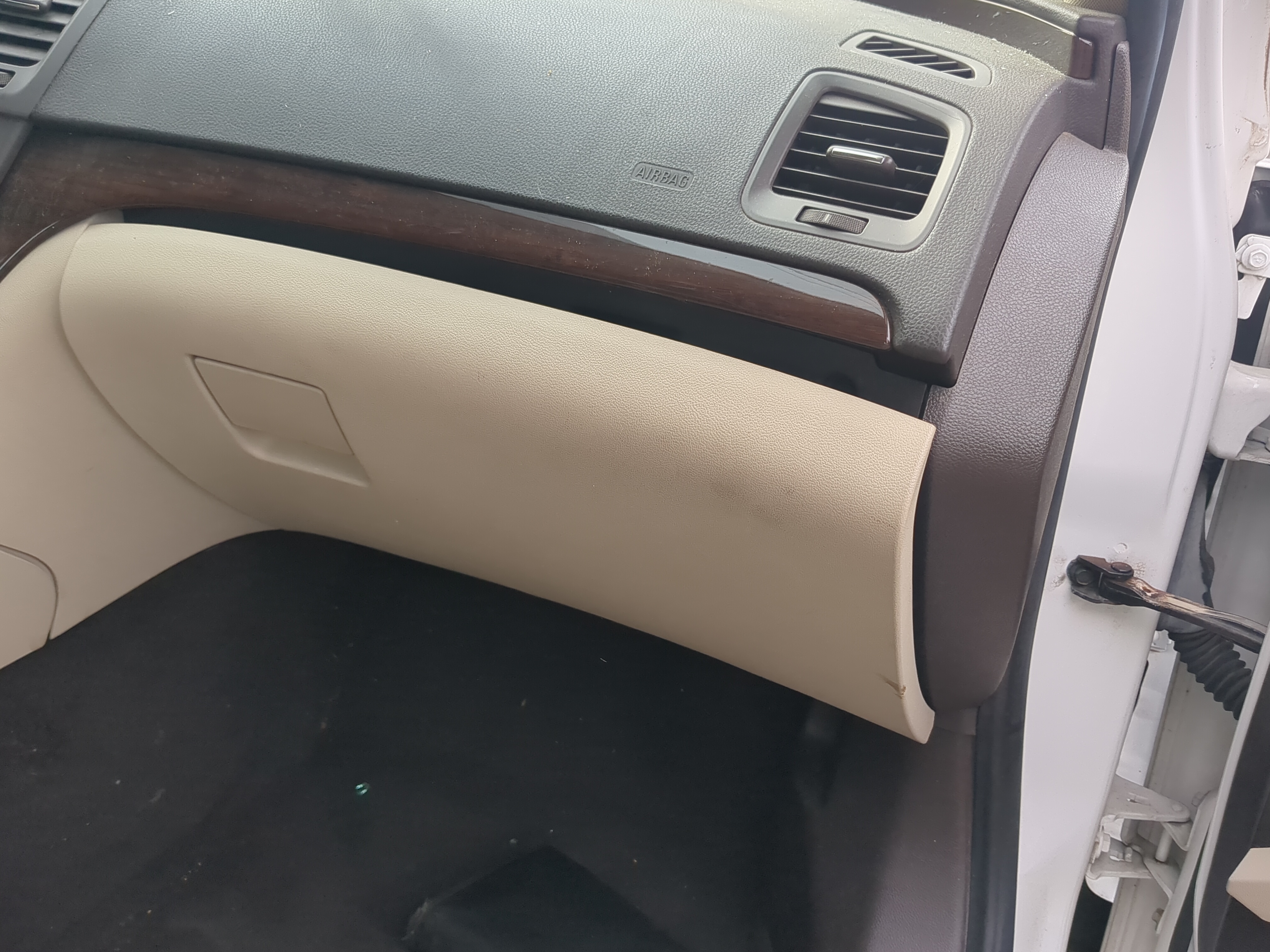 2011 Buick Regal Passenger Glove Box Door Storage Compartment 1158138 - Oemusedautoparts1.com