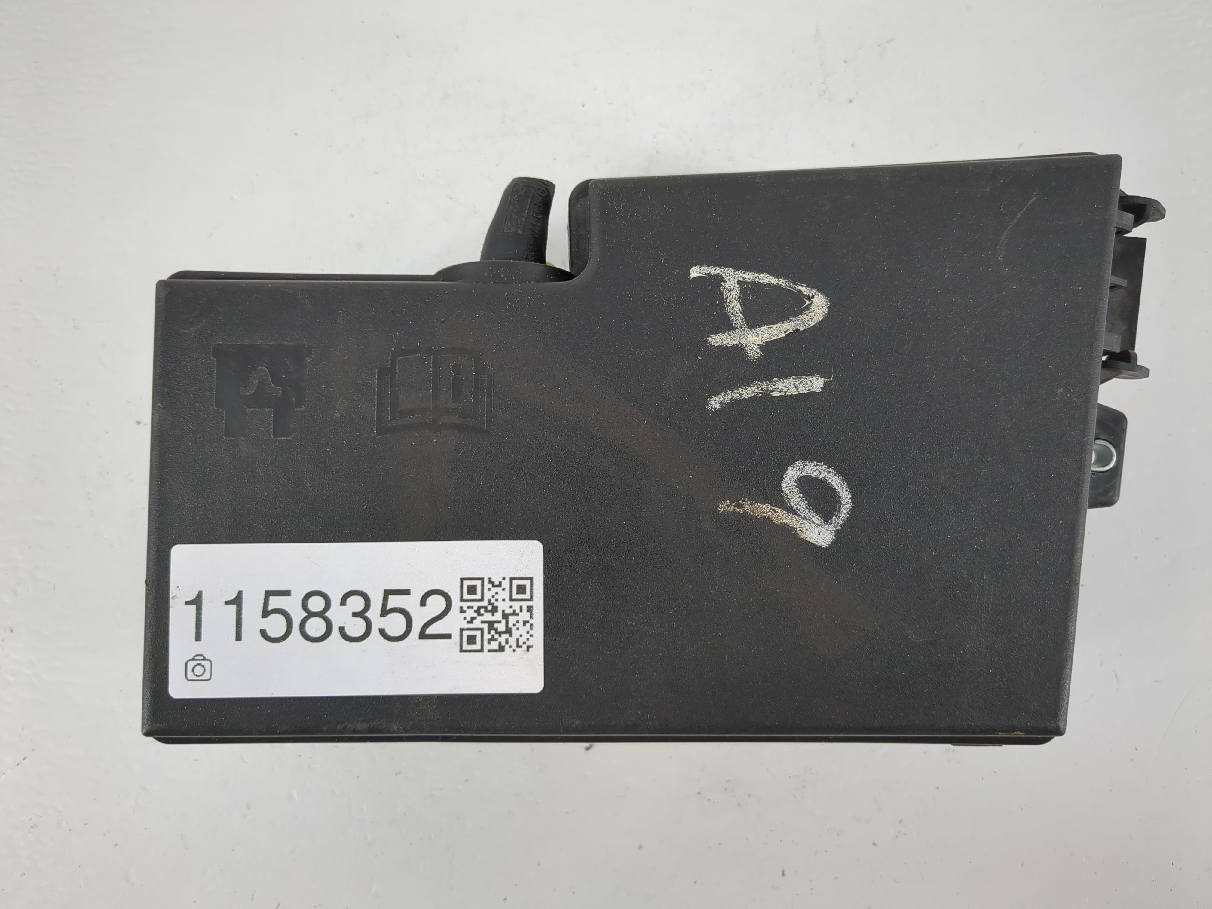 Picture of 2018-2018 Ford Escape Fusebox Fuse Box Relay Module Av6t-14a067-ad 1158352