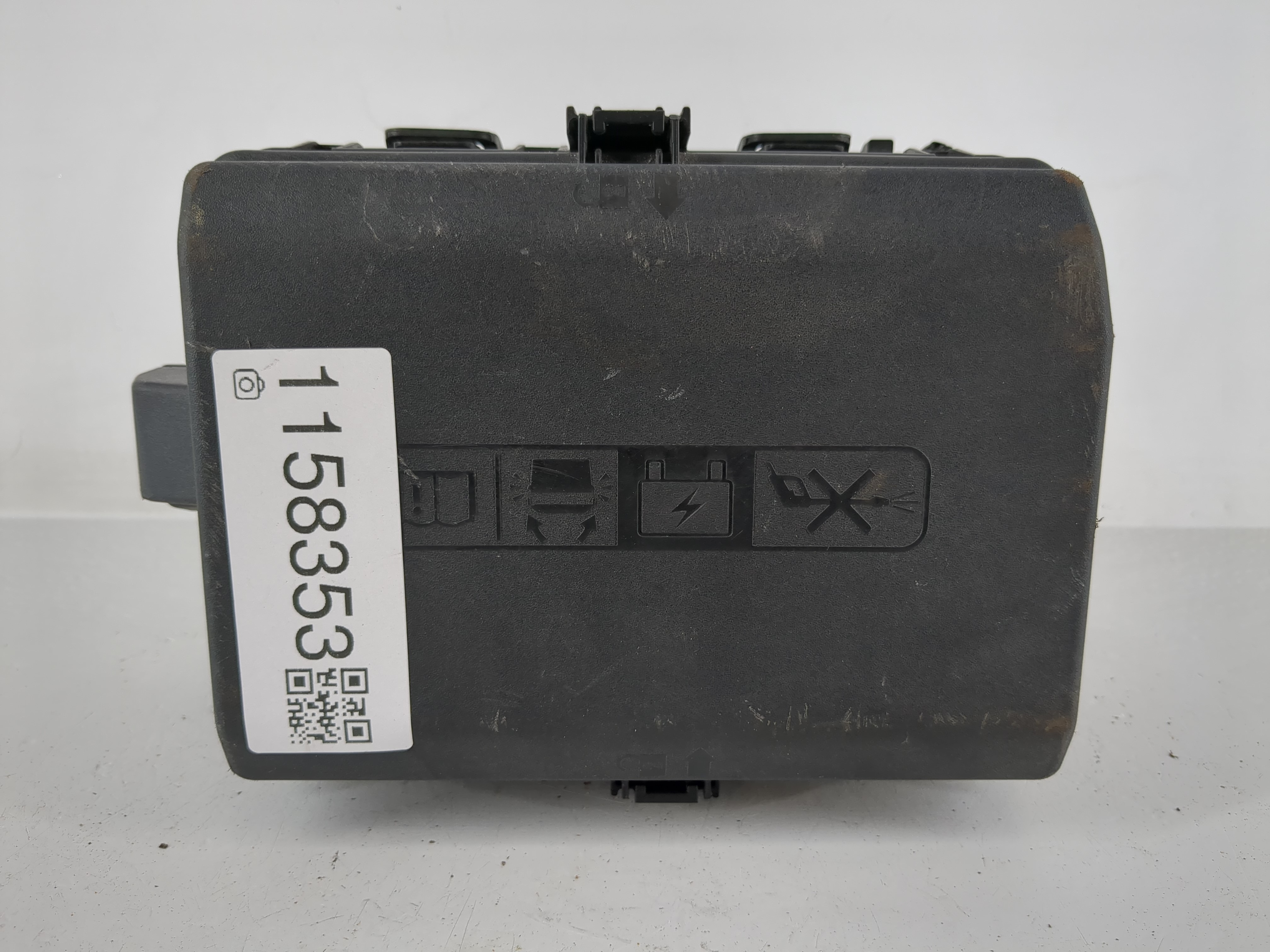 Picture of 2021-2022 Chevrolet Silverado 1500 Fusebox Fuse Box Relay Module 1158353