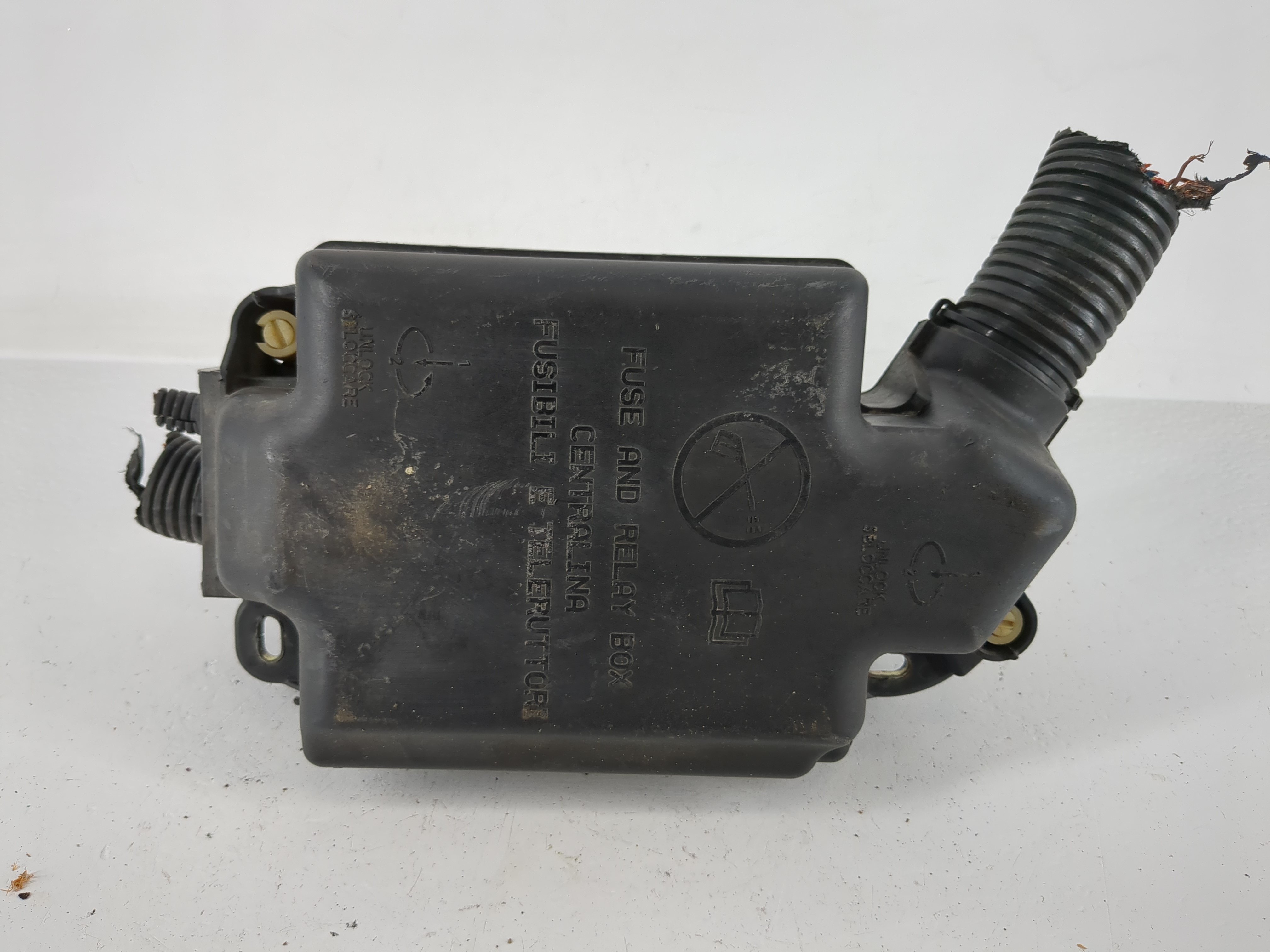 2014-2017 Fiat 500 Fusebox Fuse Box Relay Module 51890355 1158355 - Oemusedautoparts1.com