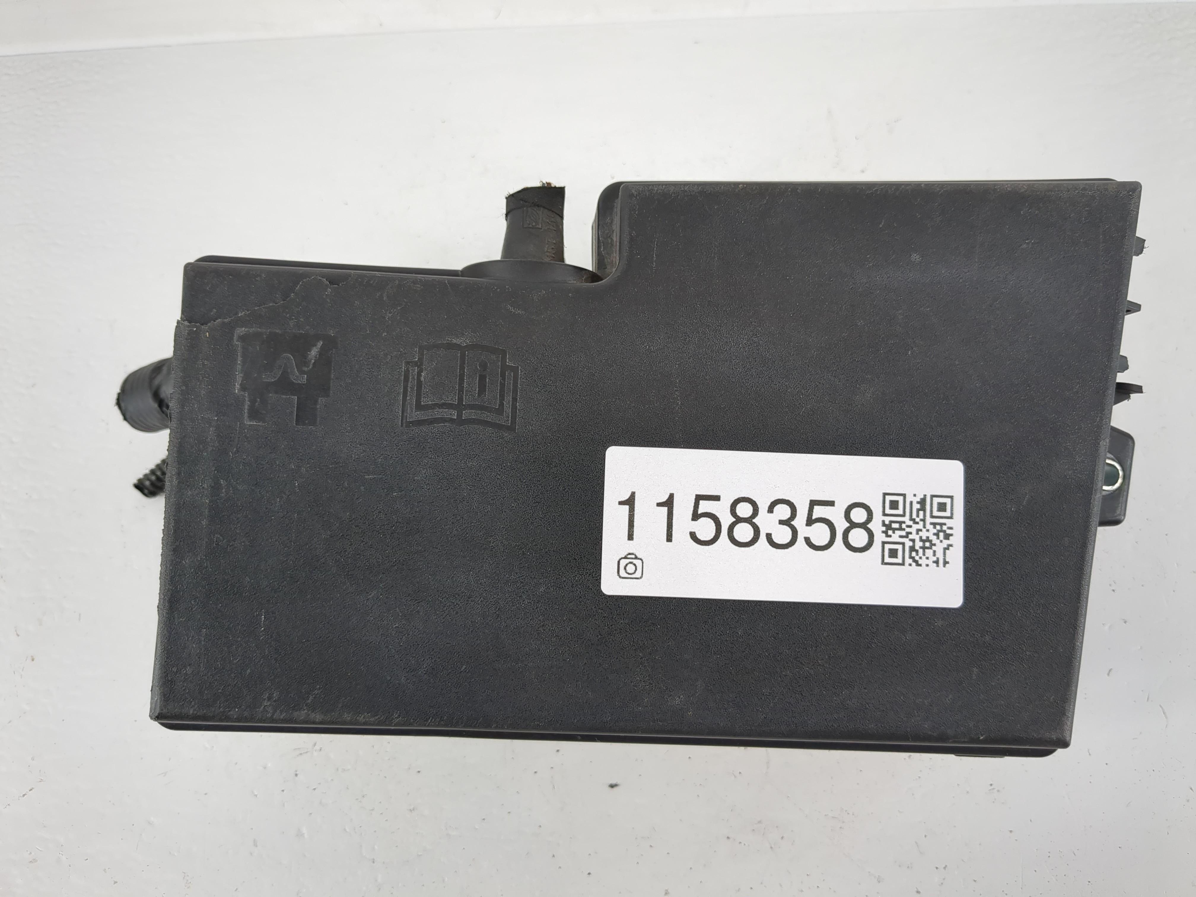 Picture of 2017-2018 Ford Focus Fusebox Fuse Box Relay Module Av6t-14a067-ad 1158358