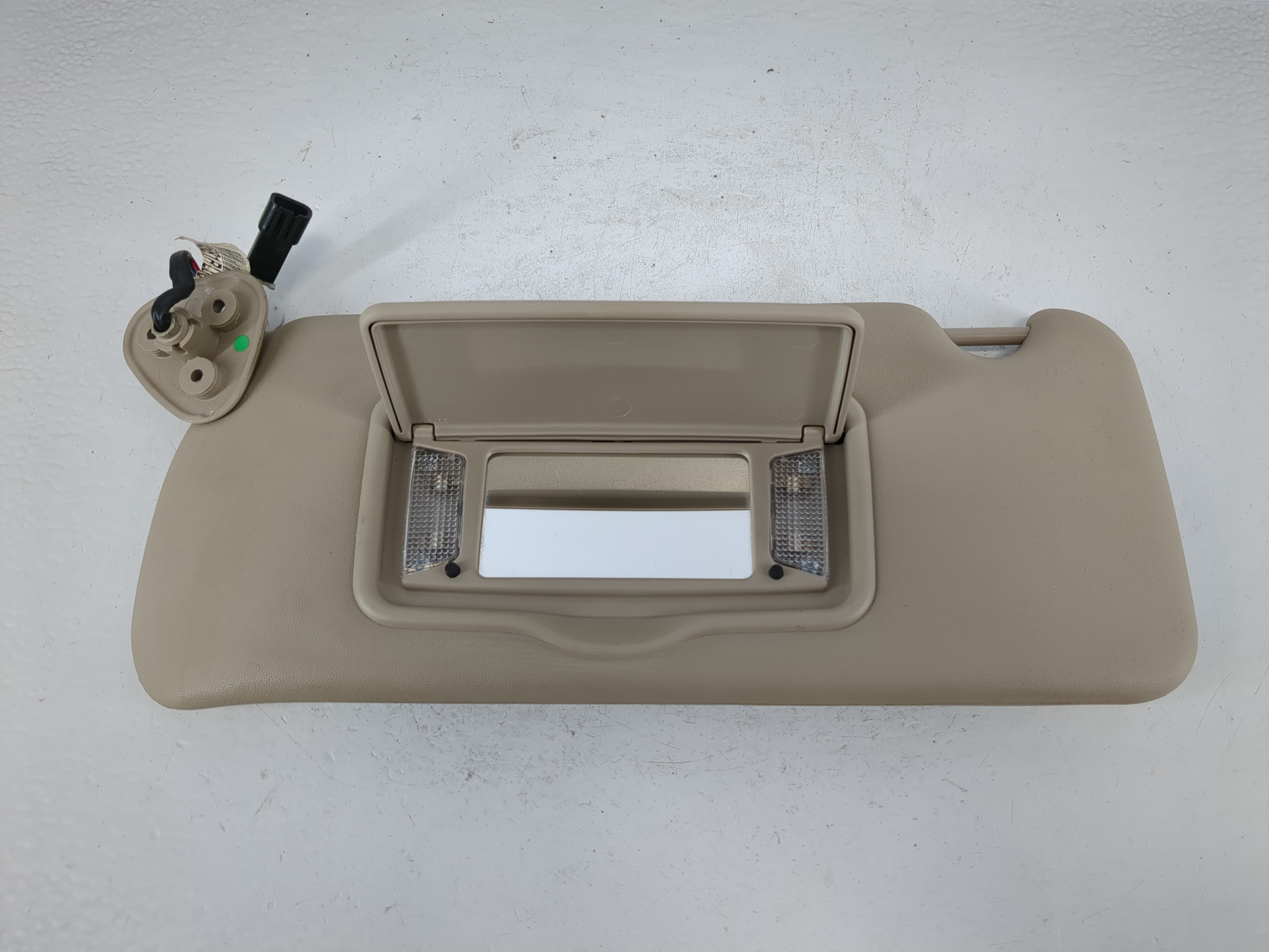 2003-2007 Cadillac Cts Driver Sun Visor Mirror Left Sunvisor Beige 1158380 - Oemusedautoparts1.com