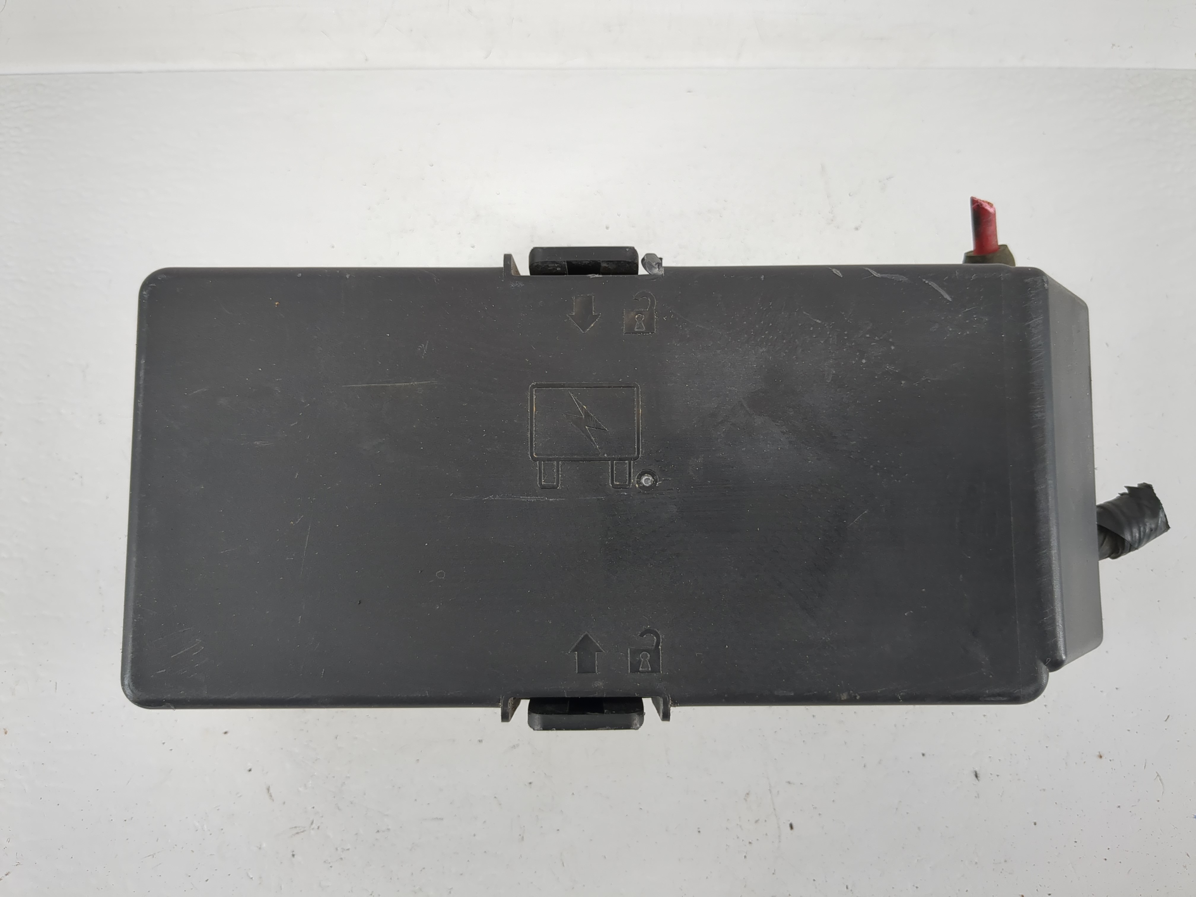 Picture of 2009-2012 Chevrolet Malibu Fusebox Fuse Box Relay Module 20822695 1158389