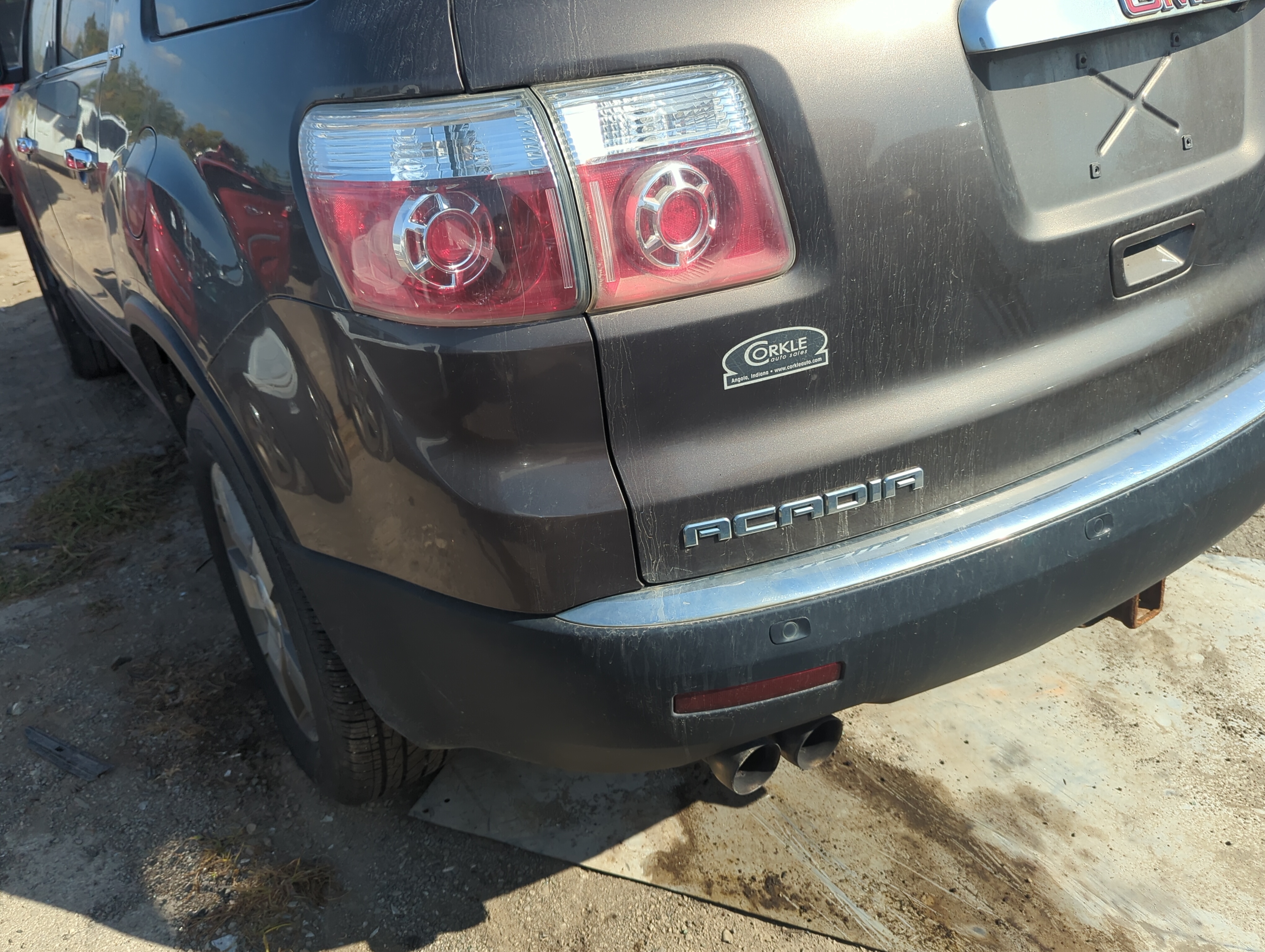 2007-2012 Gmc Acadia Rear Bumper Assembly Oem 1158506 - Oemusedautoparts1.com