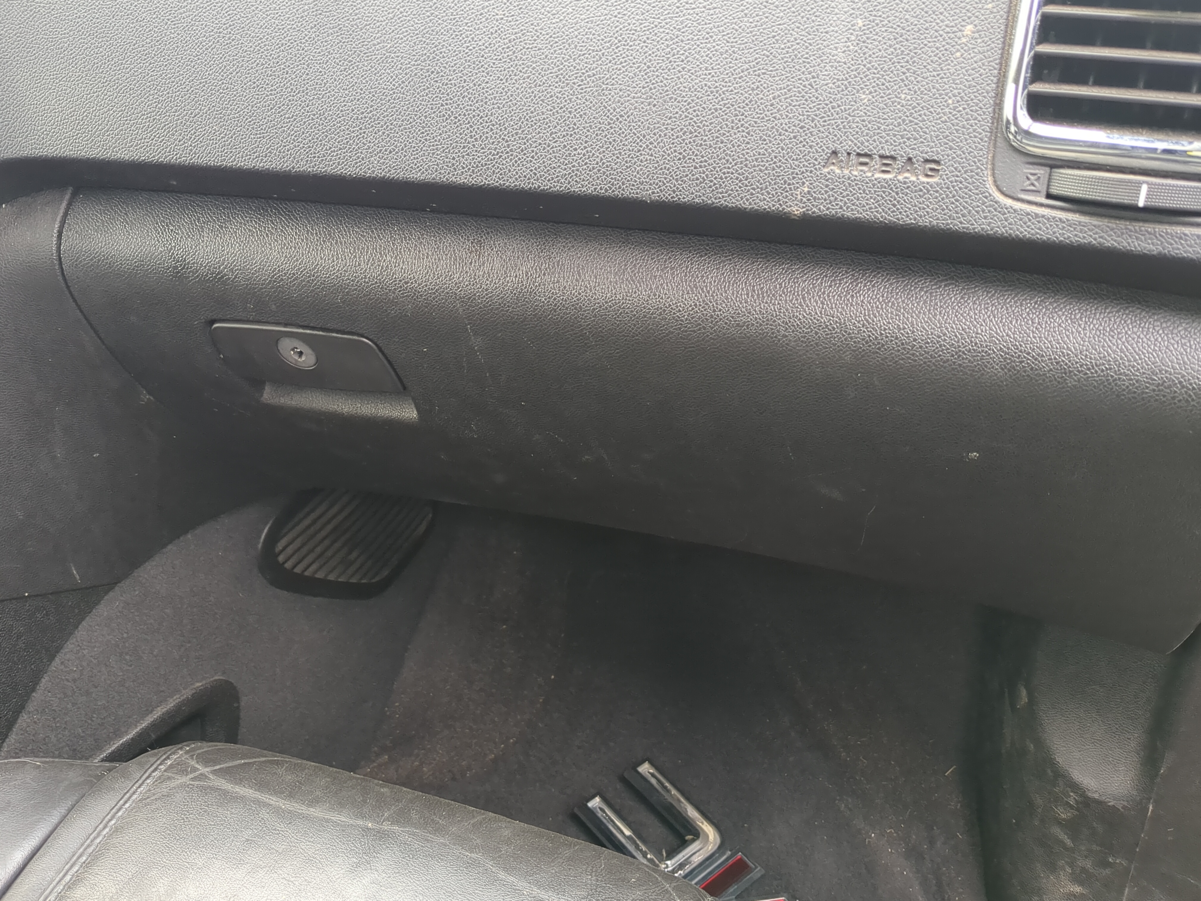 2010 Gmc Acadia Passenger Glove Box Door Storage Compartment 1158576 - Oemusedautoparts1.com