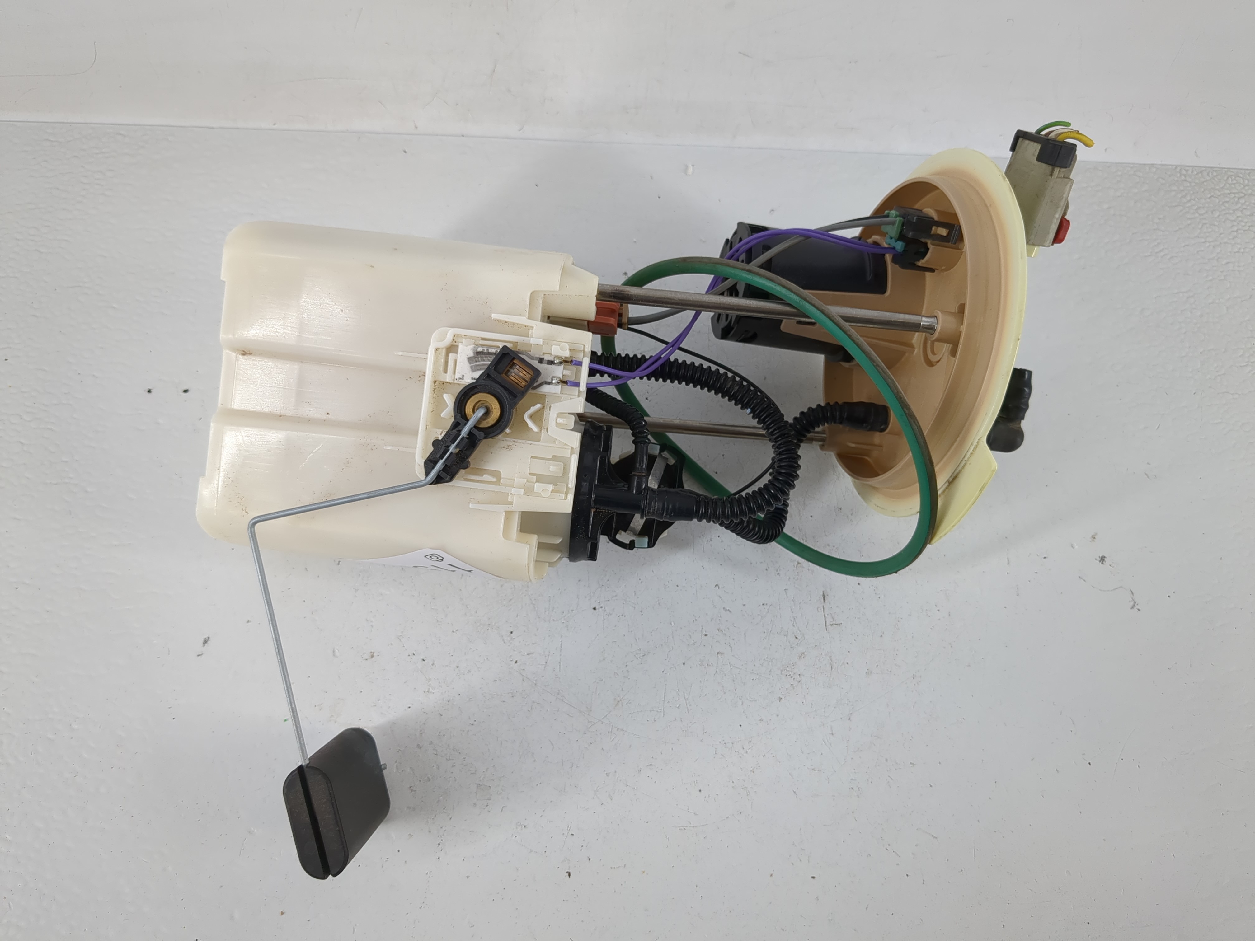 2012-2014 Ford F-150 Electrical Gas Fuel Pump Assembly 1158605 - Oemusedautoparts1.com