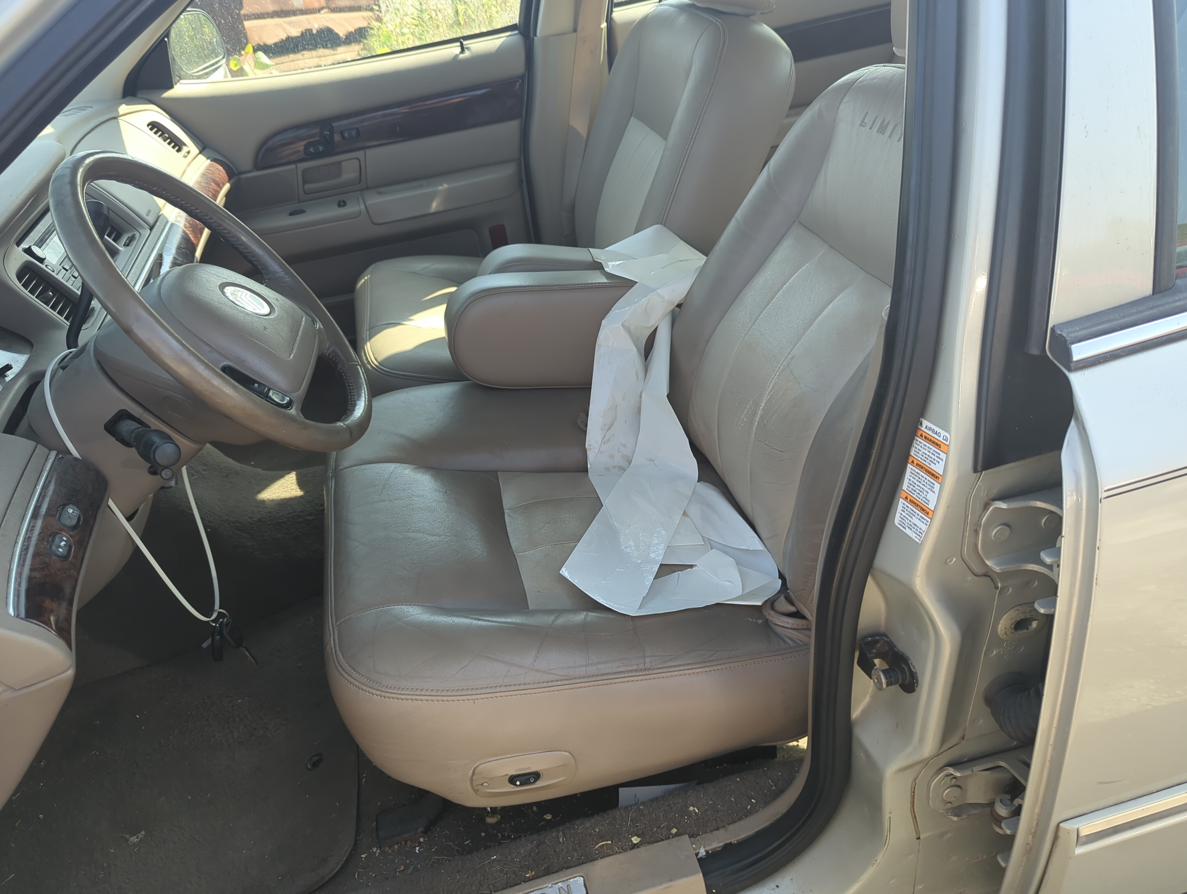 2003-2005 Mercury Grand Marquis Driver Front Seat Oem 1158965 - Oemusedautoparts1.com