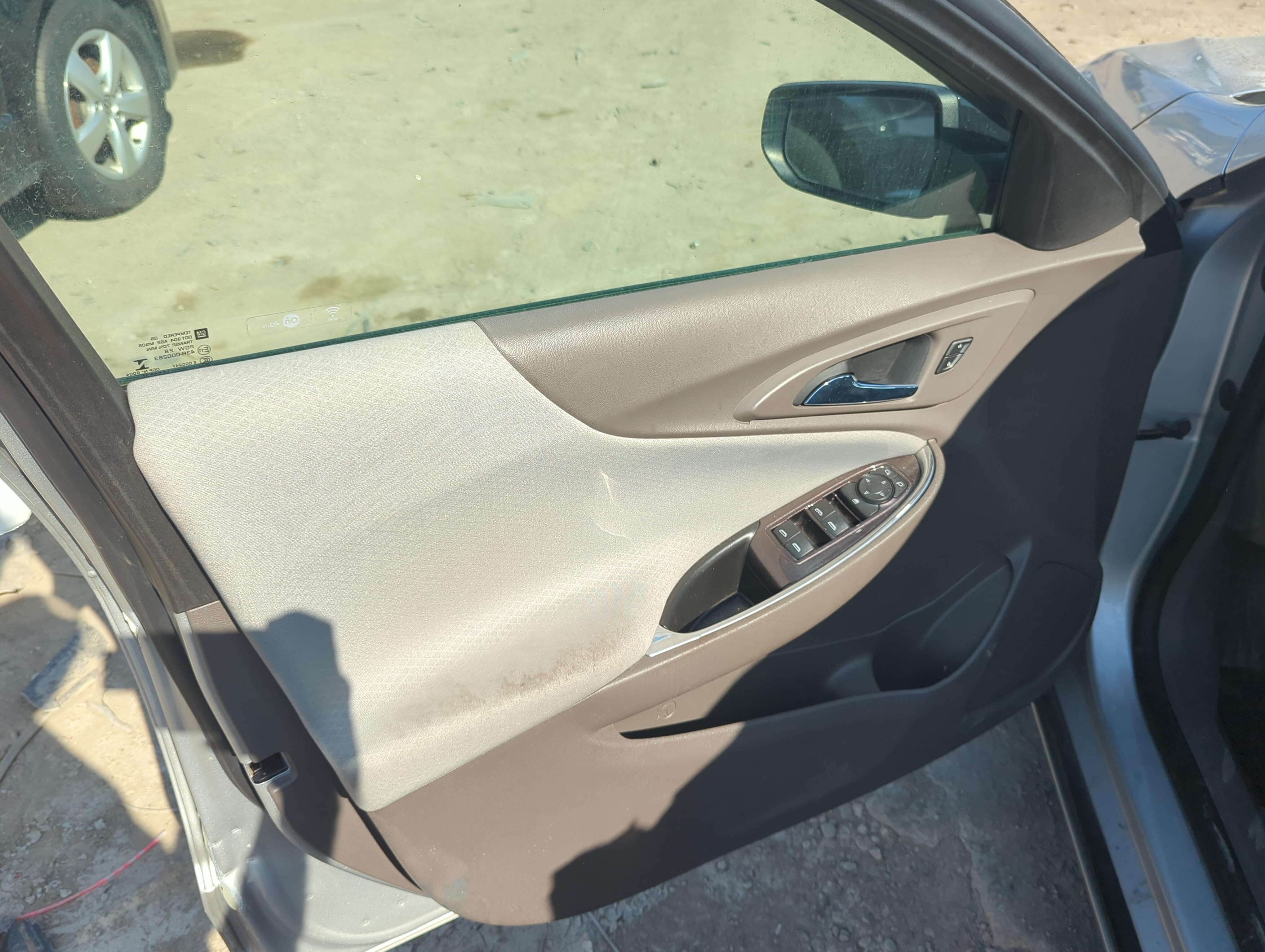Picture of 2017 Chevrolet Malibu Front Left Driver Interior Door Panel Trim 1158993