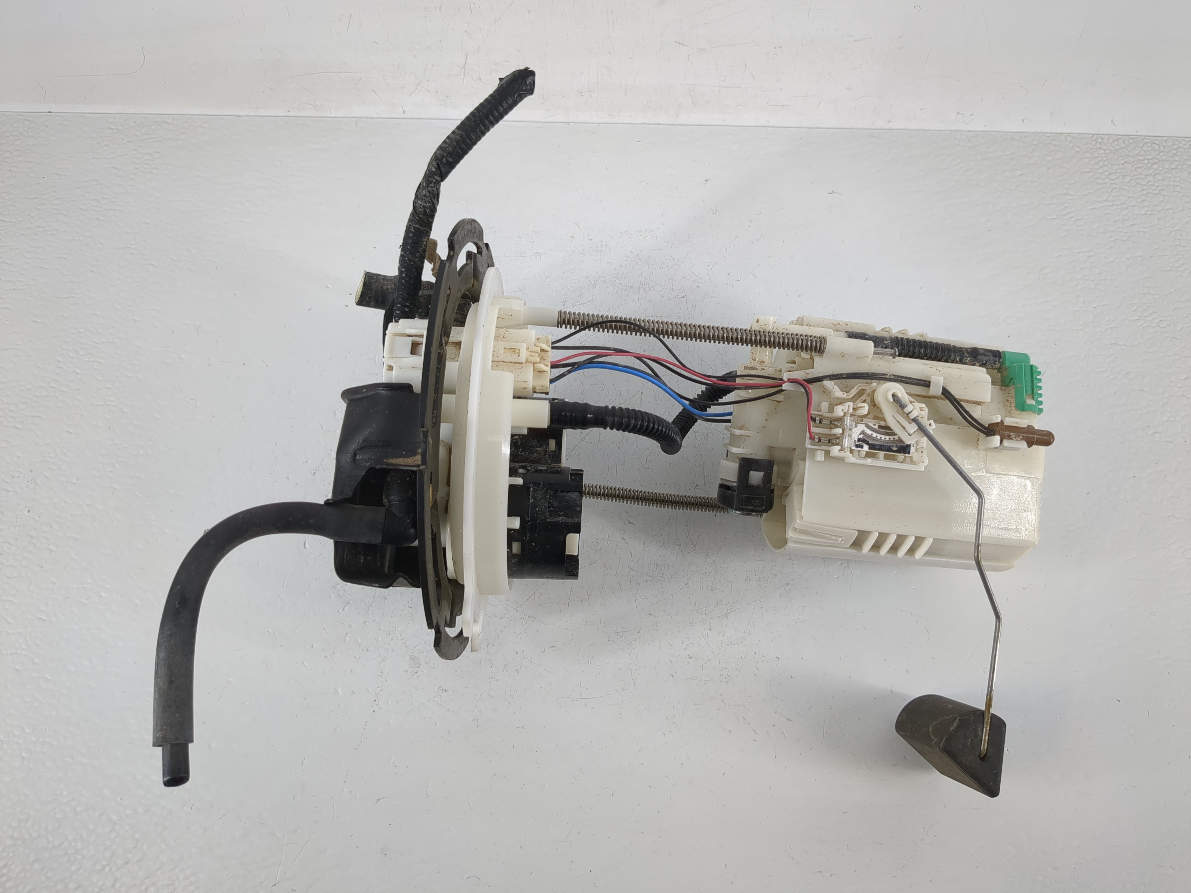 Picture of Nissan Kicks Electrical Gas Fuel Pump Assembly 1159174