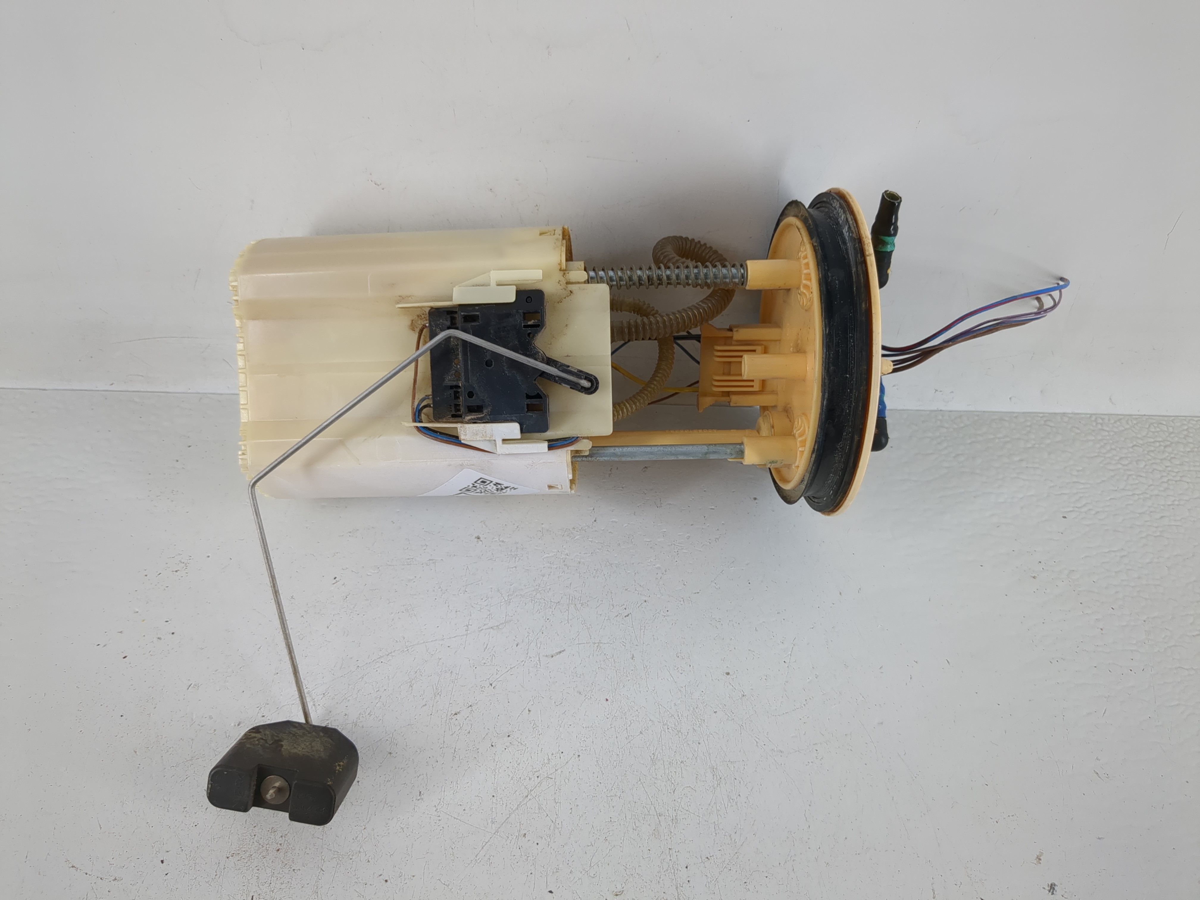 2012-2015 Volkswagen Passat Electrical Gas Fuel Pump Assembly 1159177 - Oemusedautoparts1.com