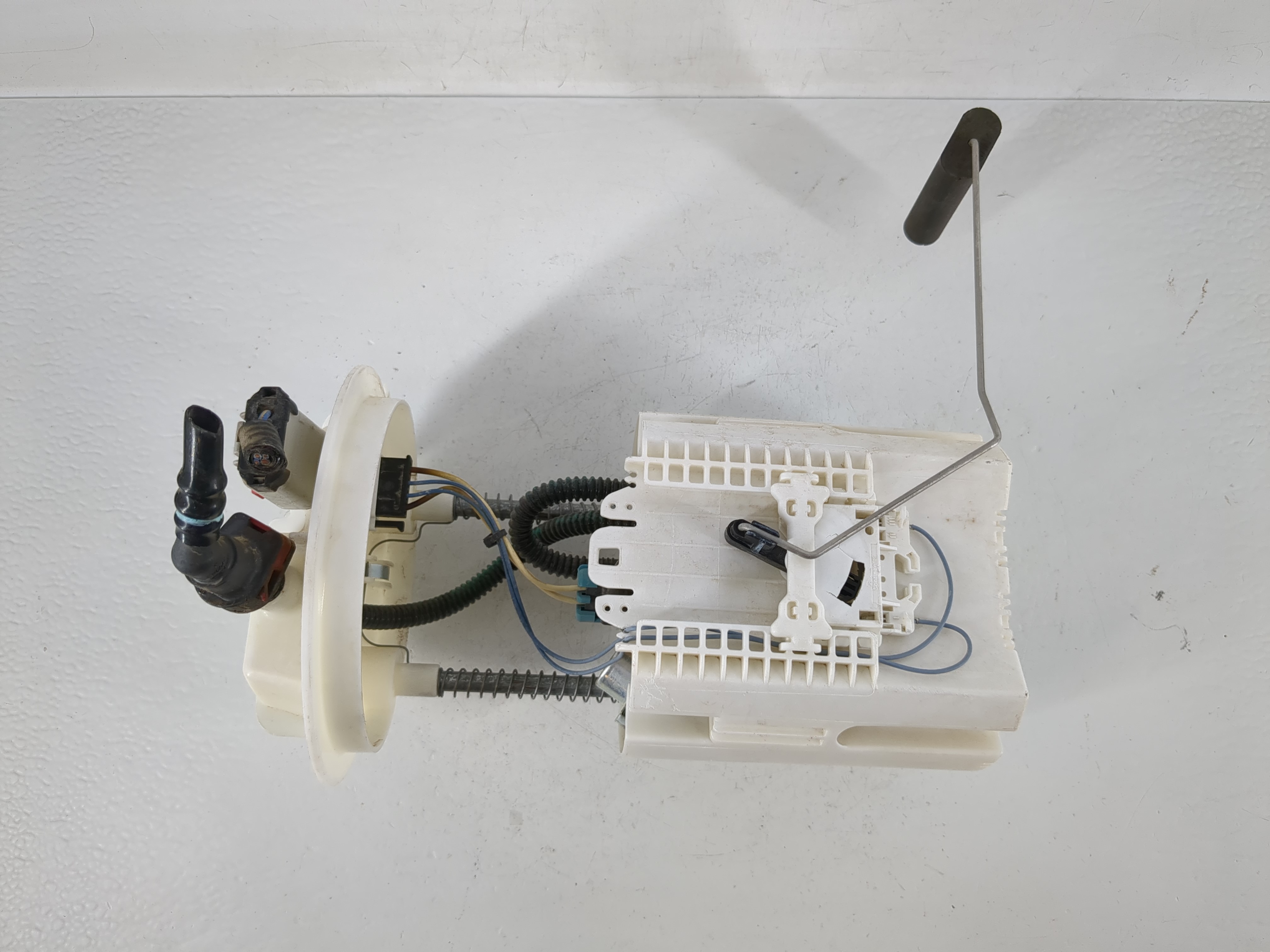 2011-2016 Chrysler Town & Country Electrical Gas Fuel Pump Assembly 1159184 - Oemusedautoparts1.com