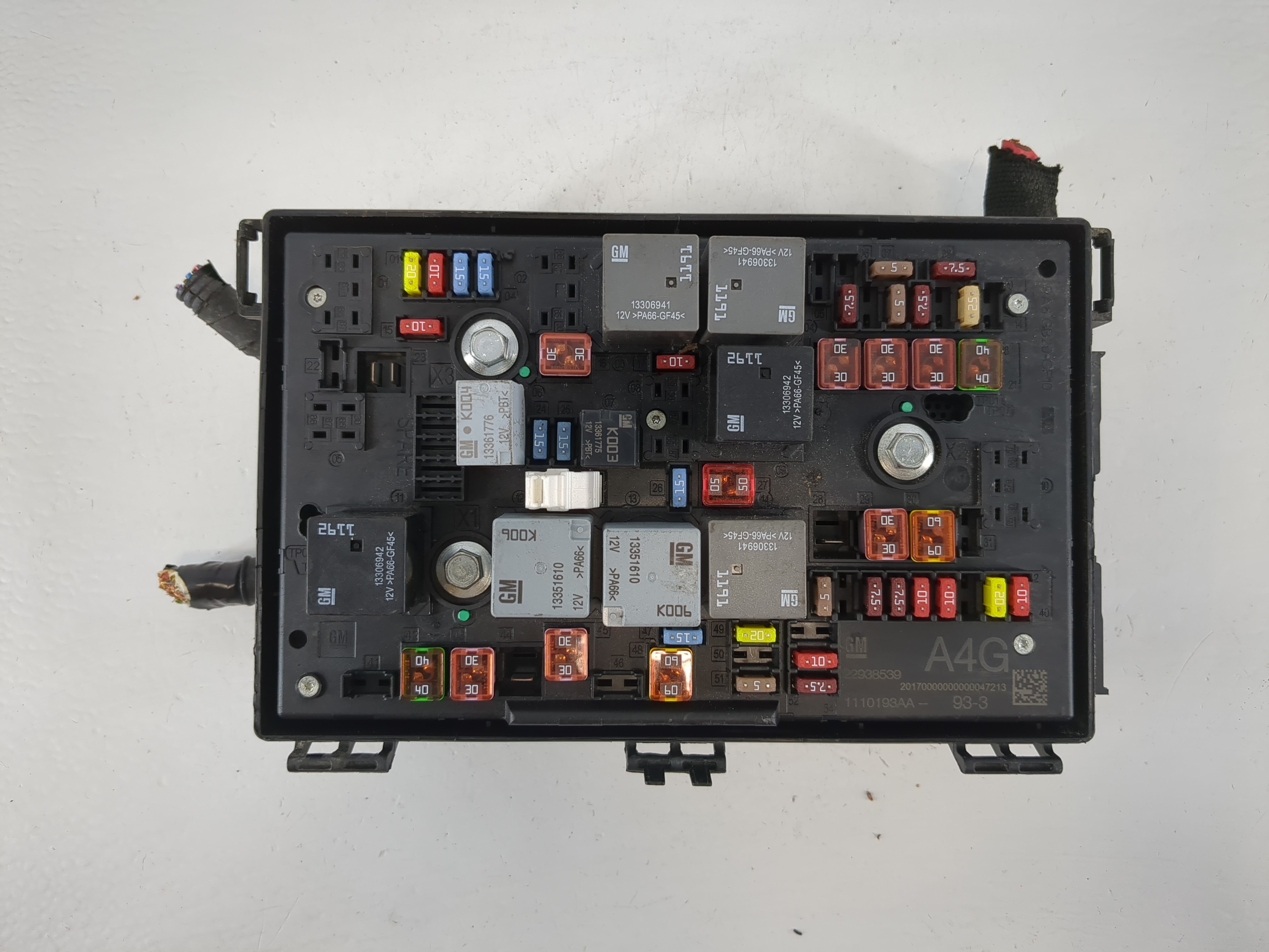 2013-2016 Buick Verano Fusebox Fuse Box Relay Module 22938539 1159230 - Oemusedautoparts1.com