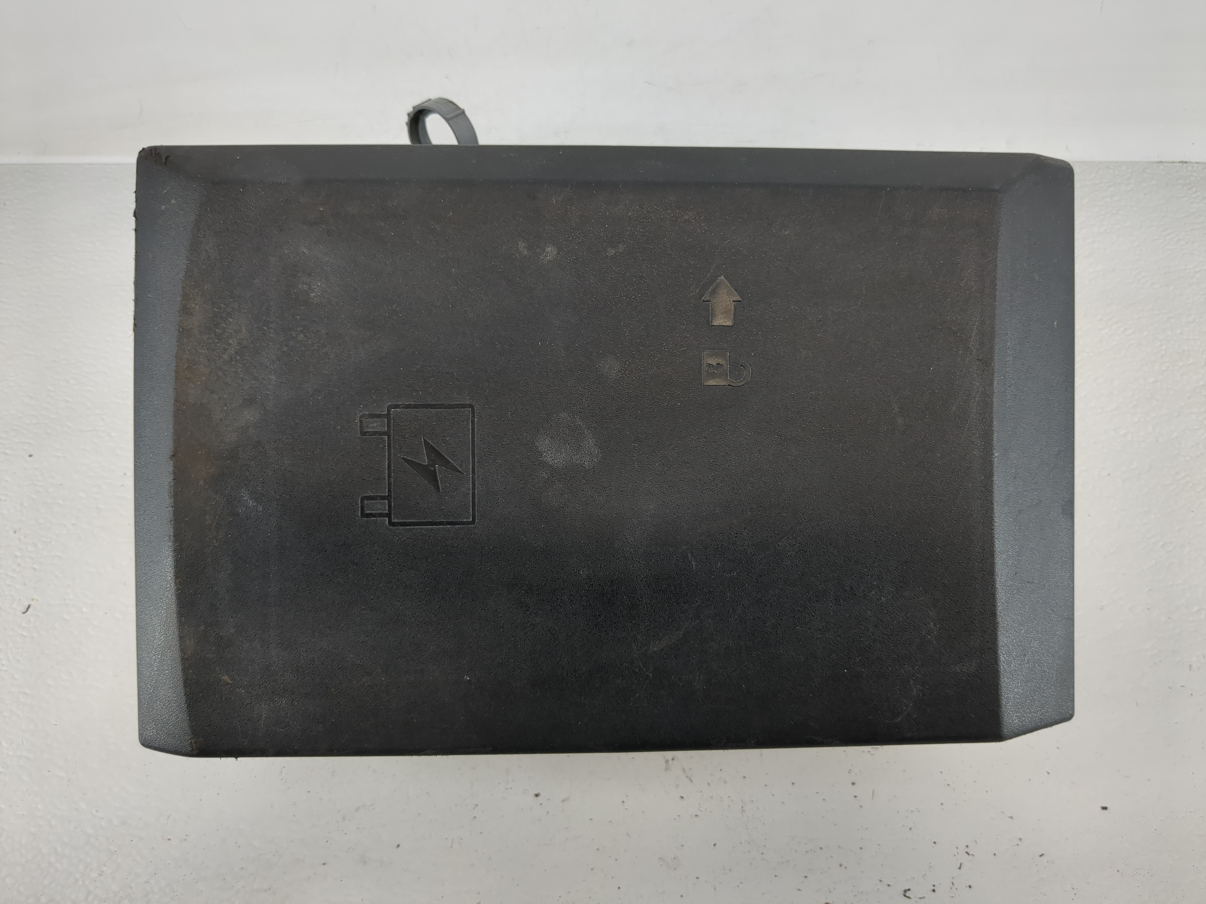 Picture of 2010-2013 Chevrolet Silverado 1500 Fusebox Fuse Box Relay Module 1159231