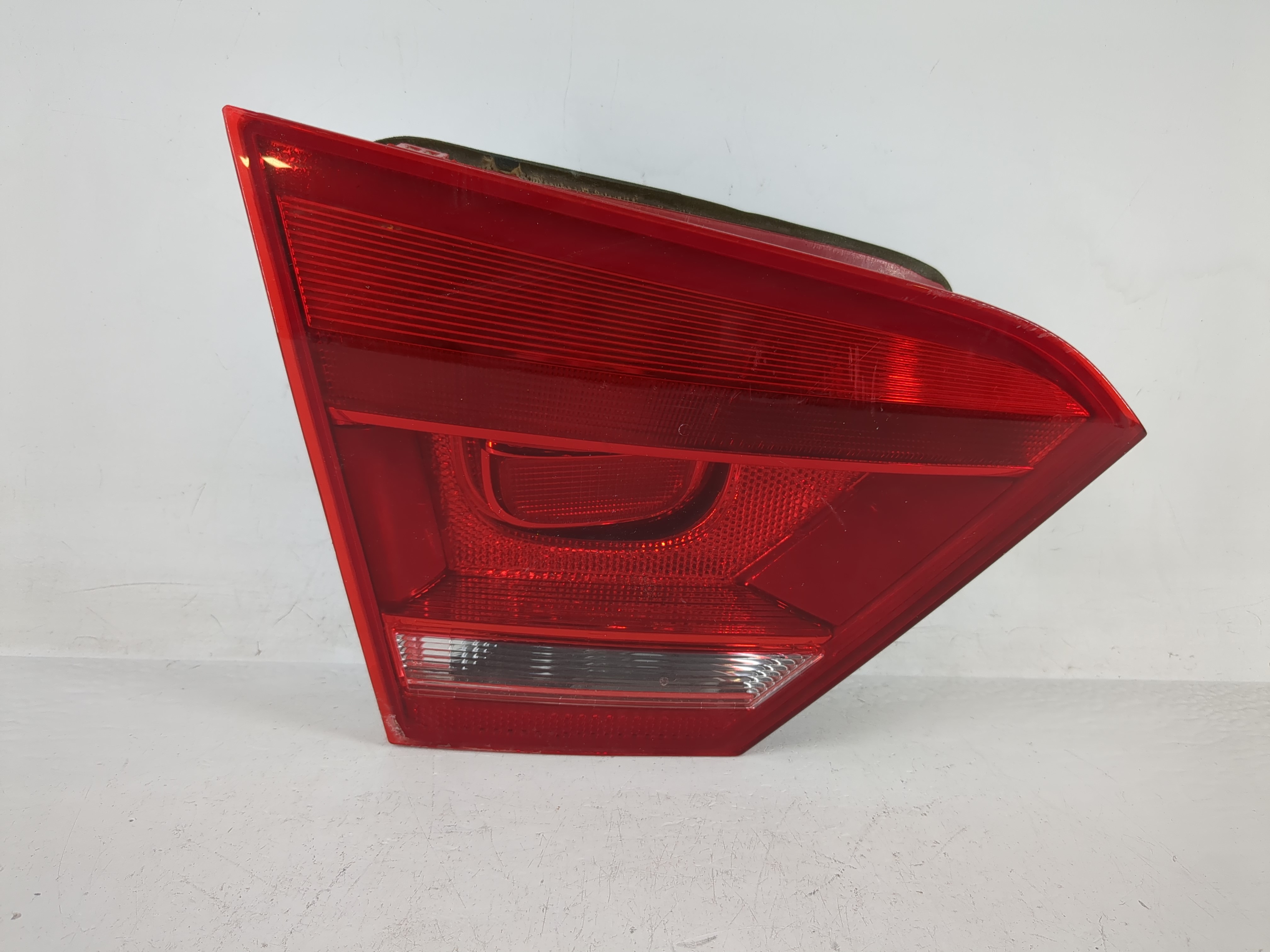 2012-2015 Volkswagen Passat Driver Left Side Tail Light Taillight Oem 1159284 - Oemusedautoparts1.com
