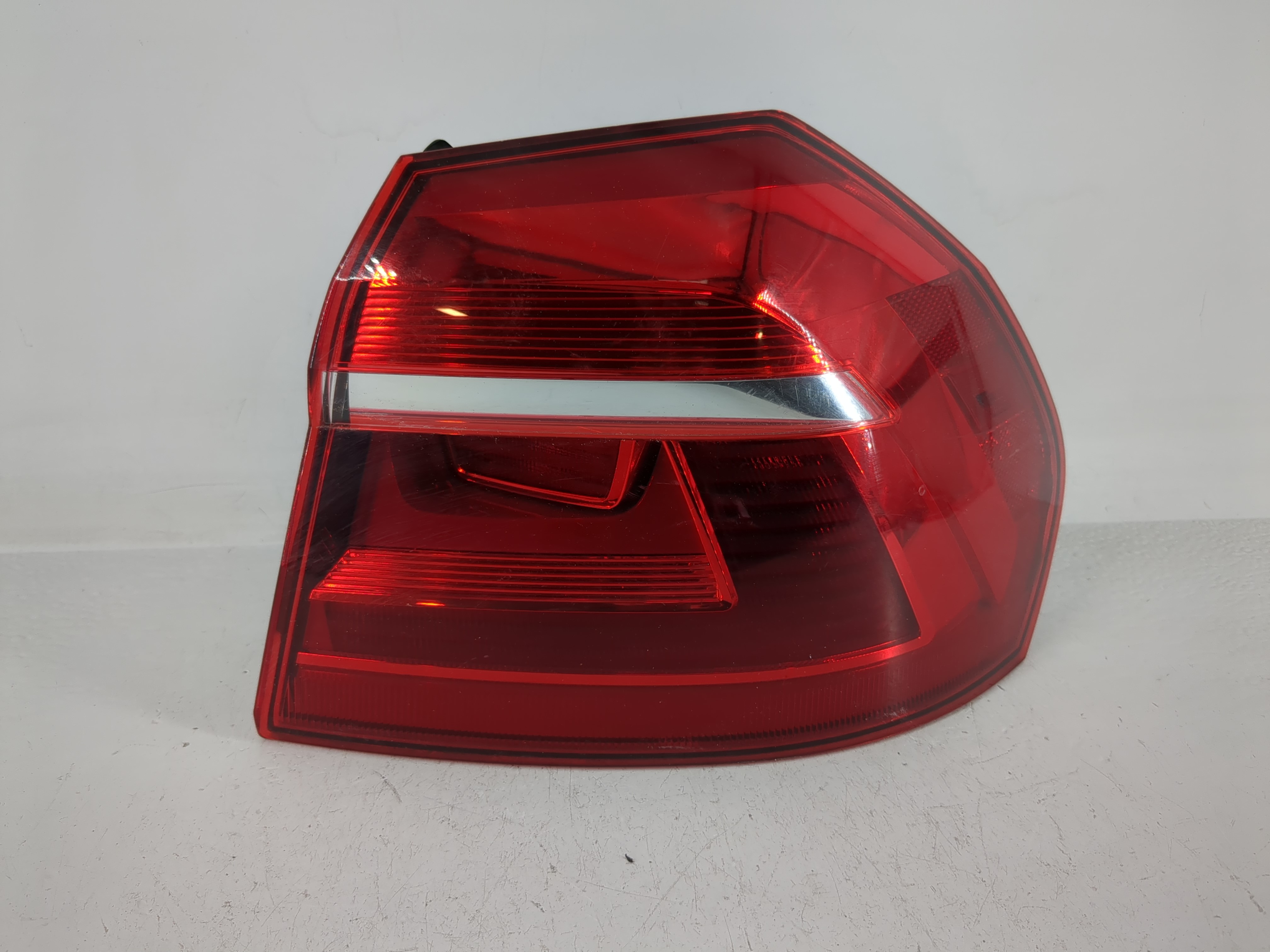 2016 Volkswagen Passat Passenger Right Side Tail Light Taillight Oem 1159285 - Oemusedautoparts1.com