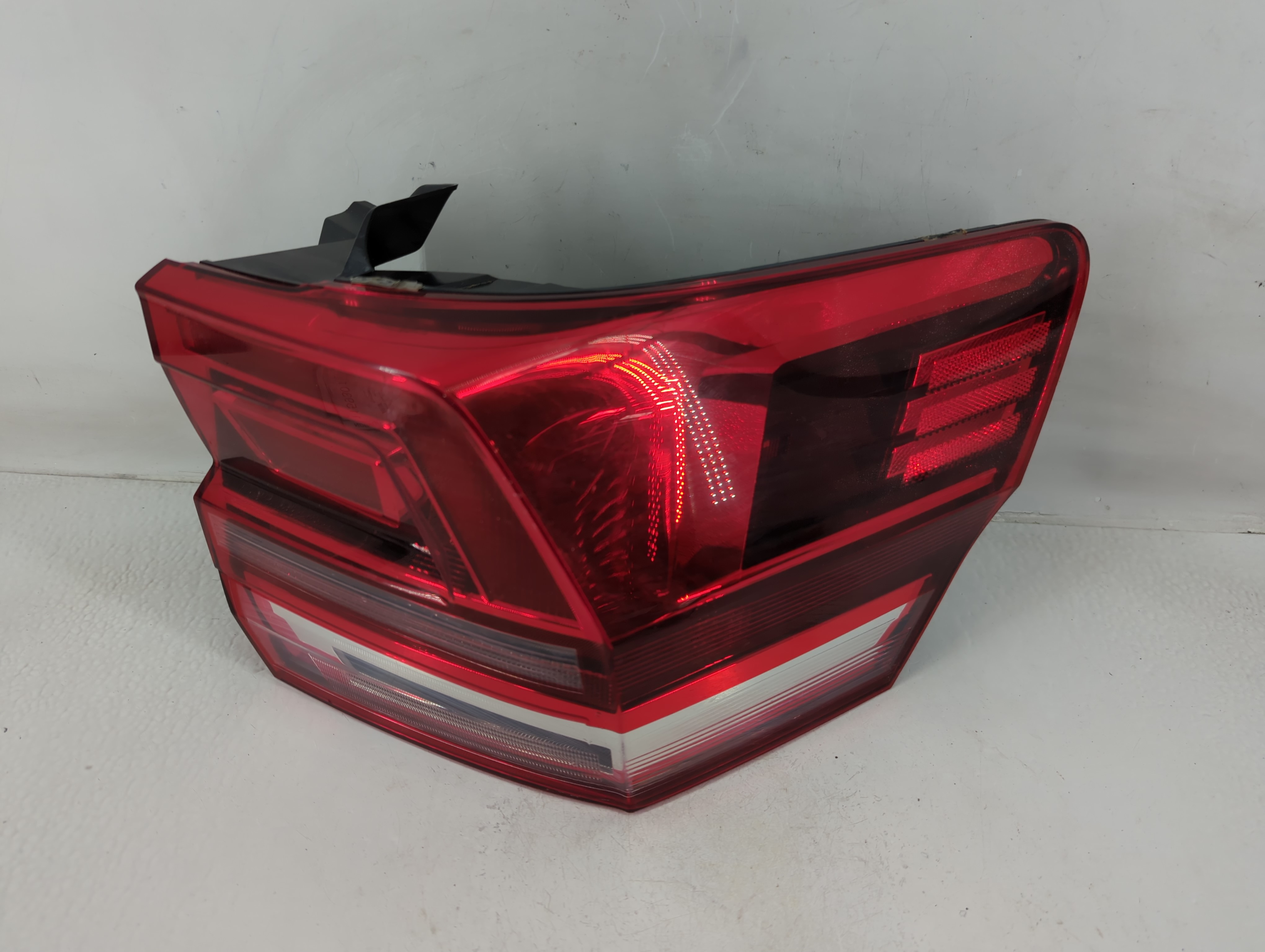 Picture of 2018 Volkswagen Atlas Passenger Right Side Tail Light Taillight Oem 1159301
