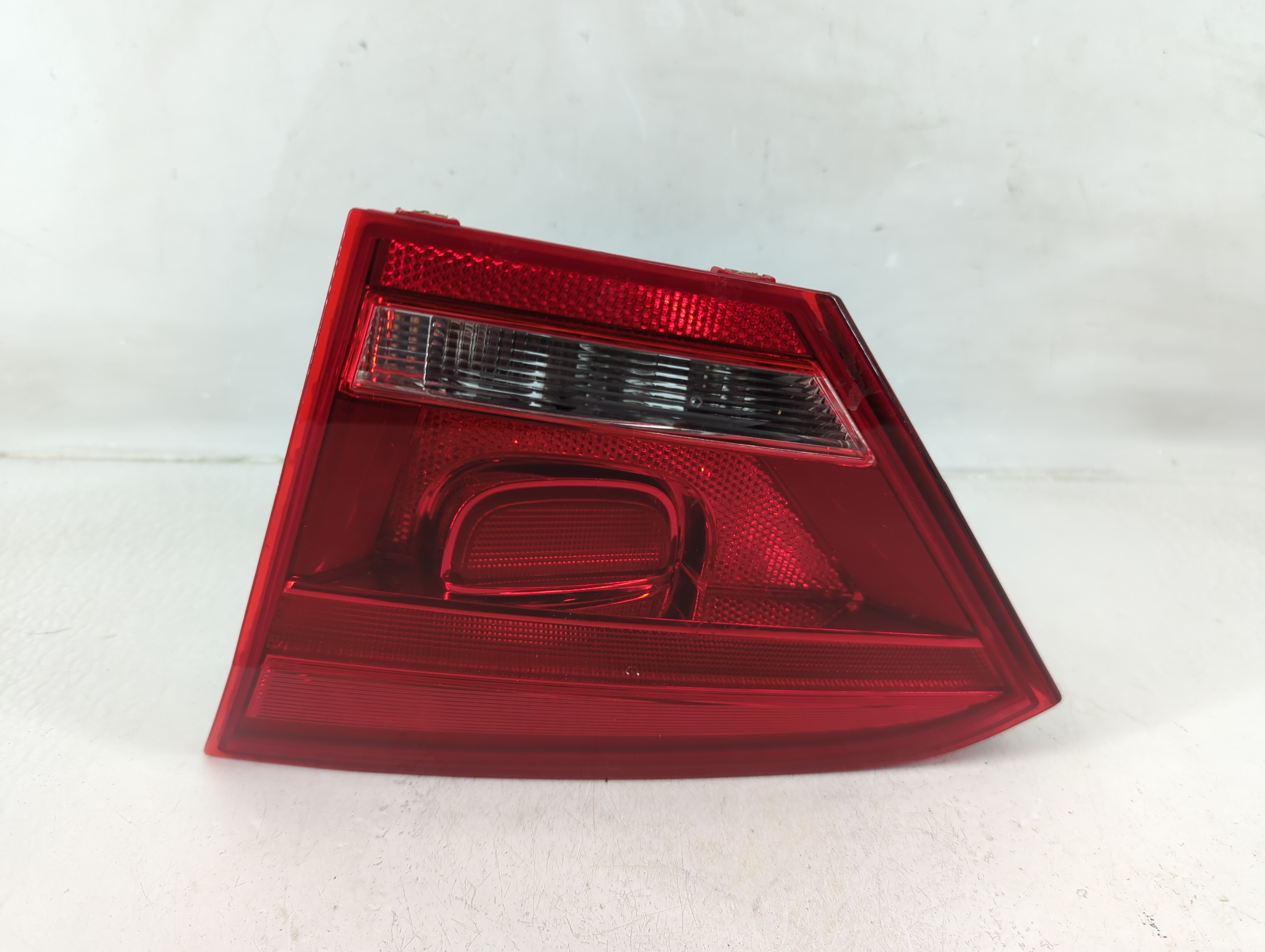 2012 Volkswagen Passat Passenger Right Side Tail Light Taillight Oem 1159353 - Oemusedautoparts1.com