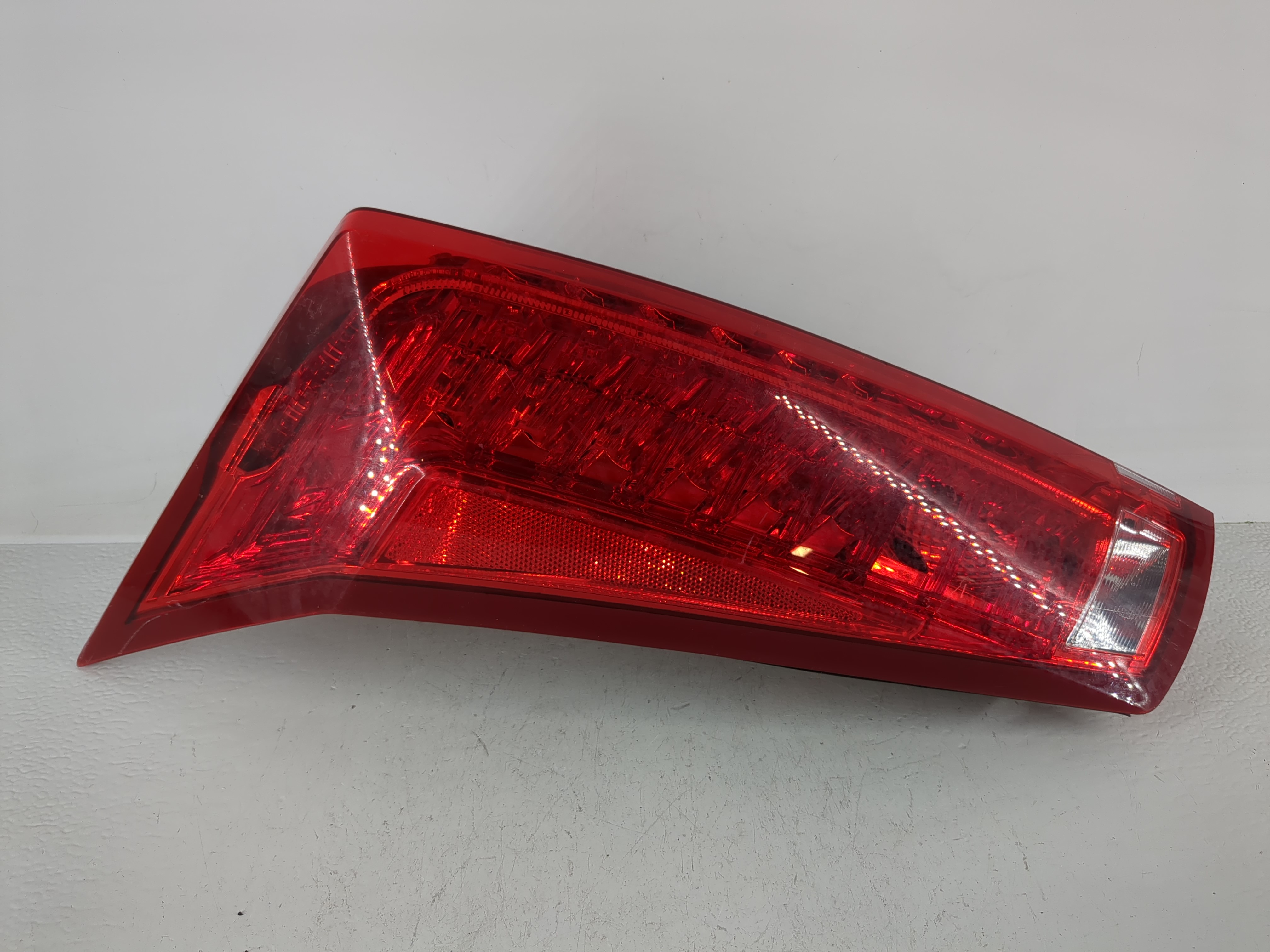 2010-2016 Cadillac Srx Driver Left Side Tail Light Taillight Oem 1159355 - Oemusedautoparts1.com