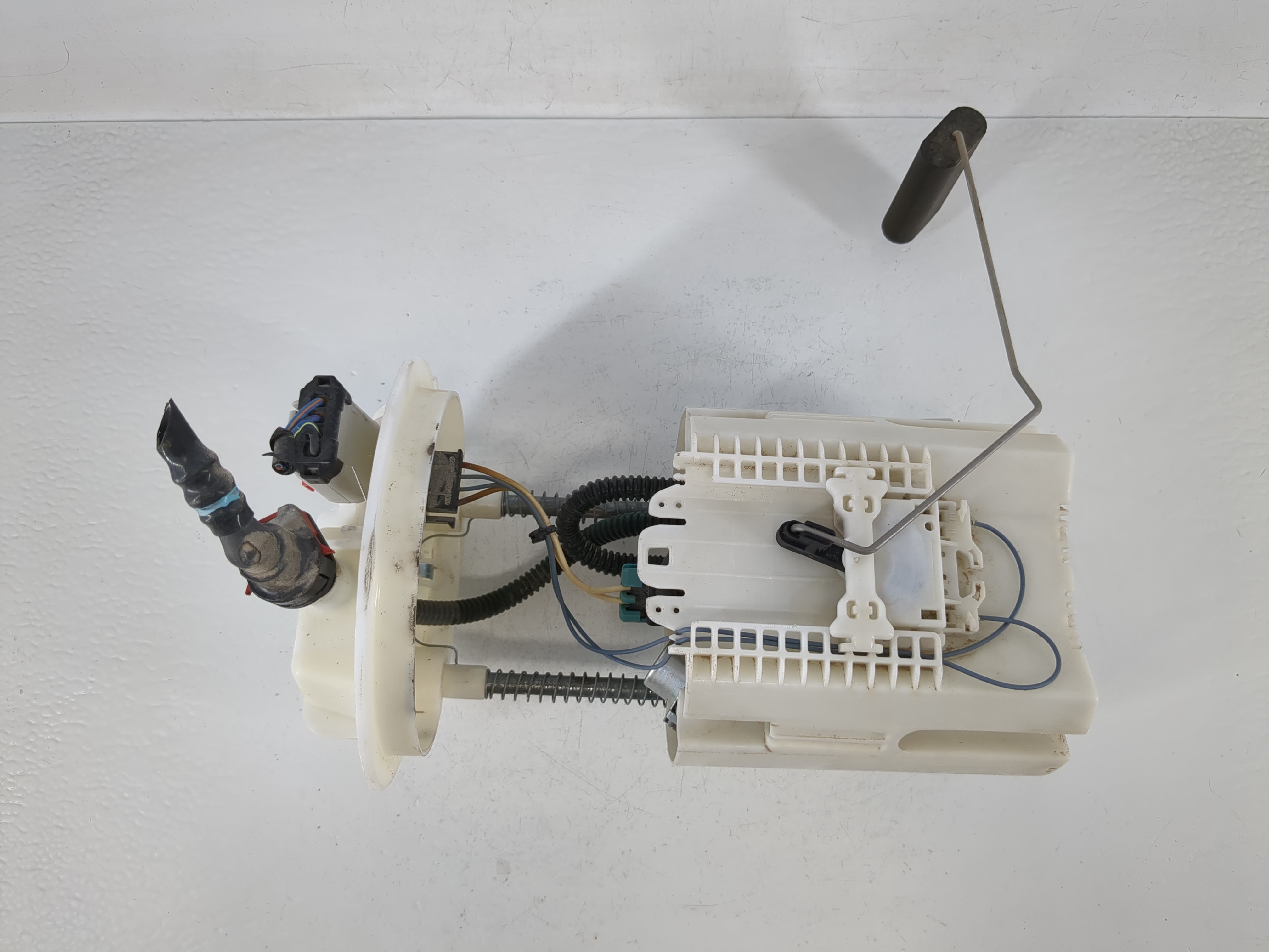 2011-2016 Chrysler Town & Country Electrical Gas Fuel Pump Assembly 1159378 - Oemusedautoparts1.com