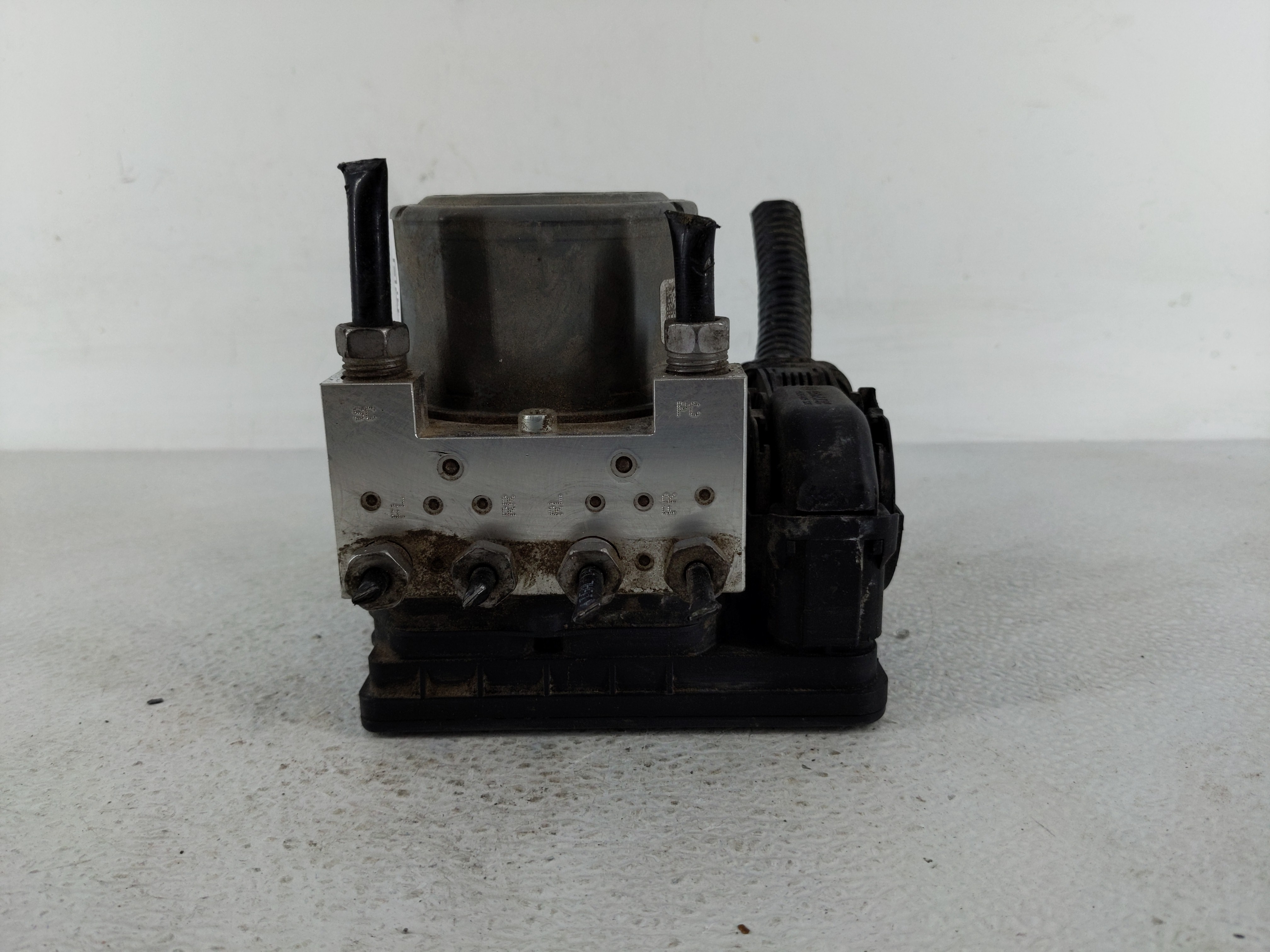 2014-2016 Cadillac Ats Abs Pump Control Module 1159617 - Oemusedautoparts1.com