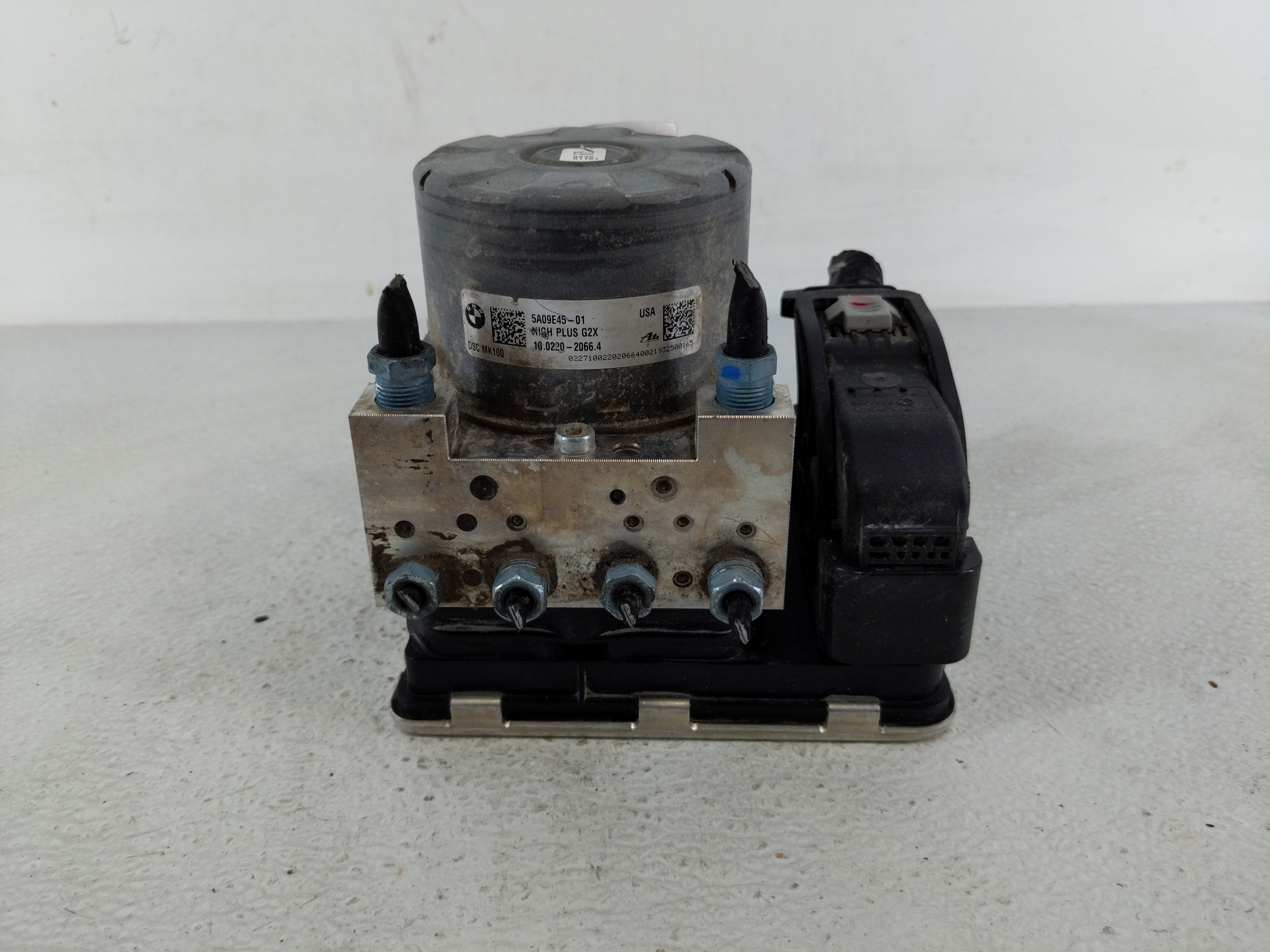 Picture of Bmw 330i Abs Pump Control Module 1159620