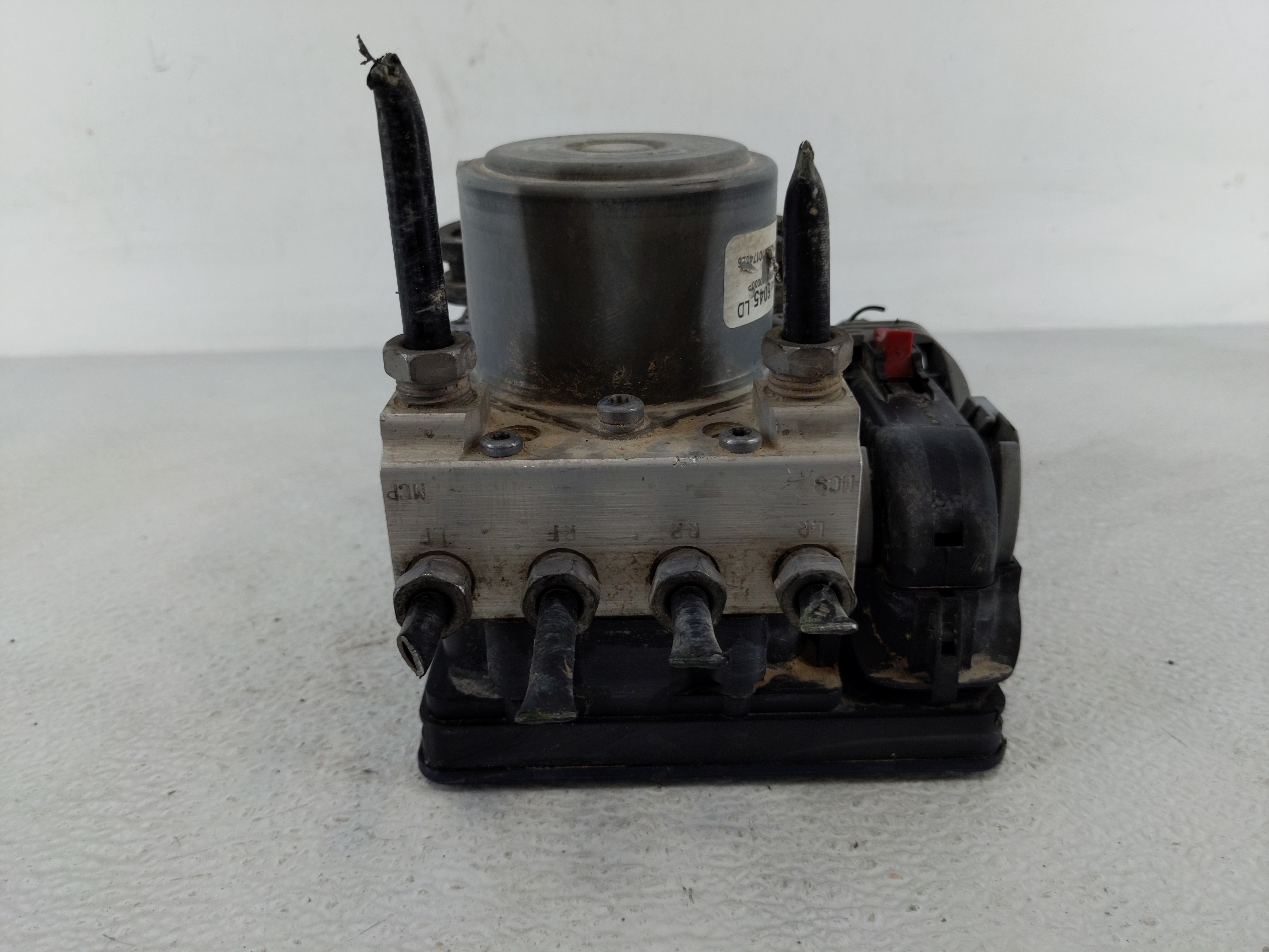 Gmc Yukon Xl 1500 Abs Pump Control Module 1159691 - Oemusedautoparts1.com