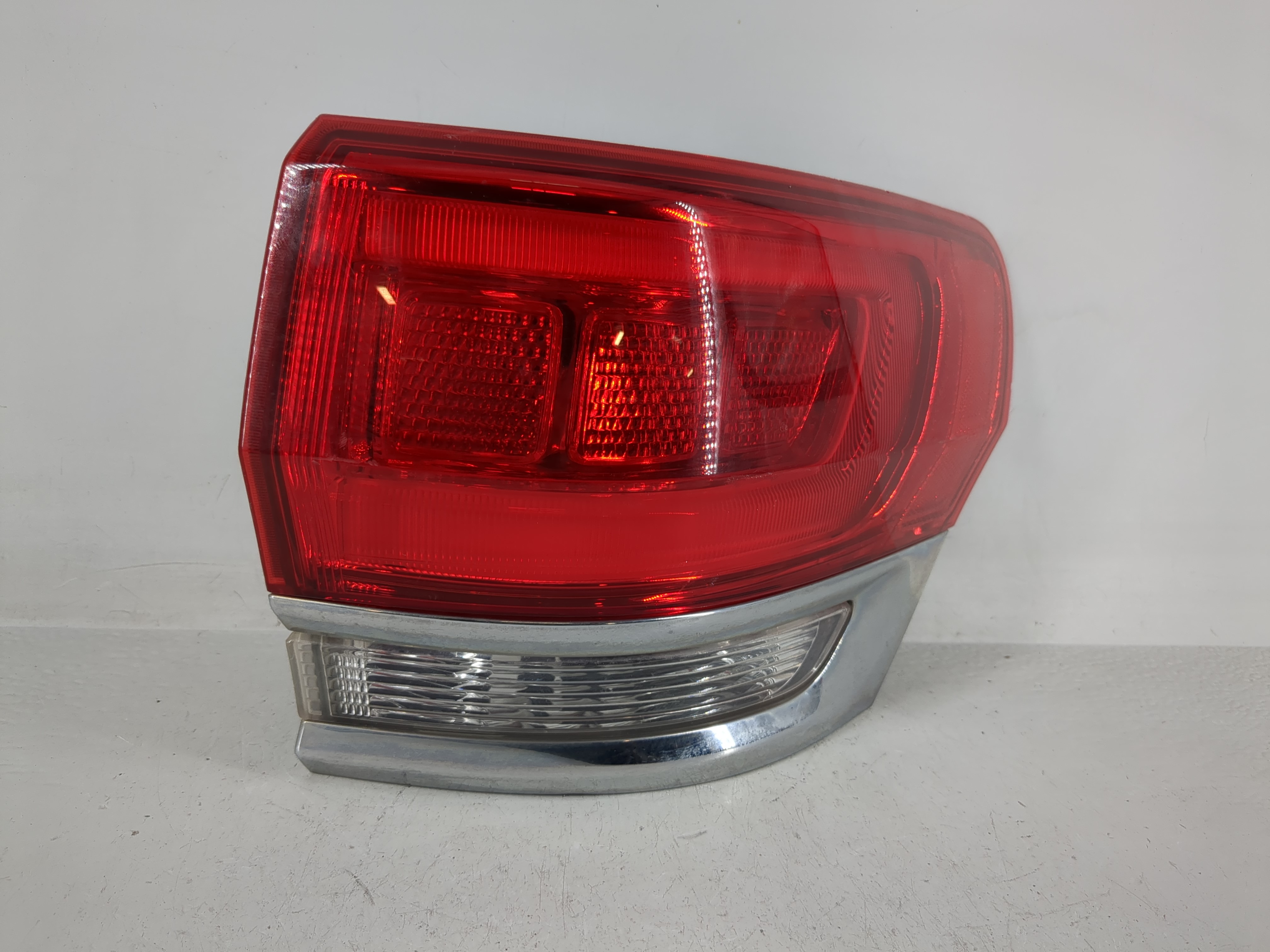 2015 Jeep Grand Cherokee Passenger Right Side Tail Light Taillight Oem 1159702 - Oemusedautoparts1.com