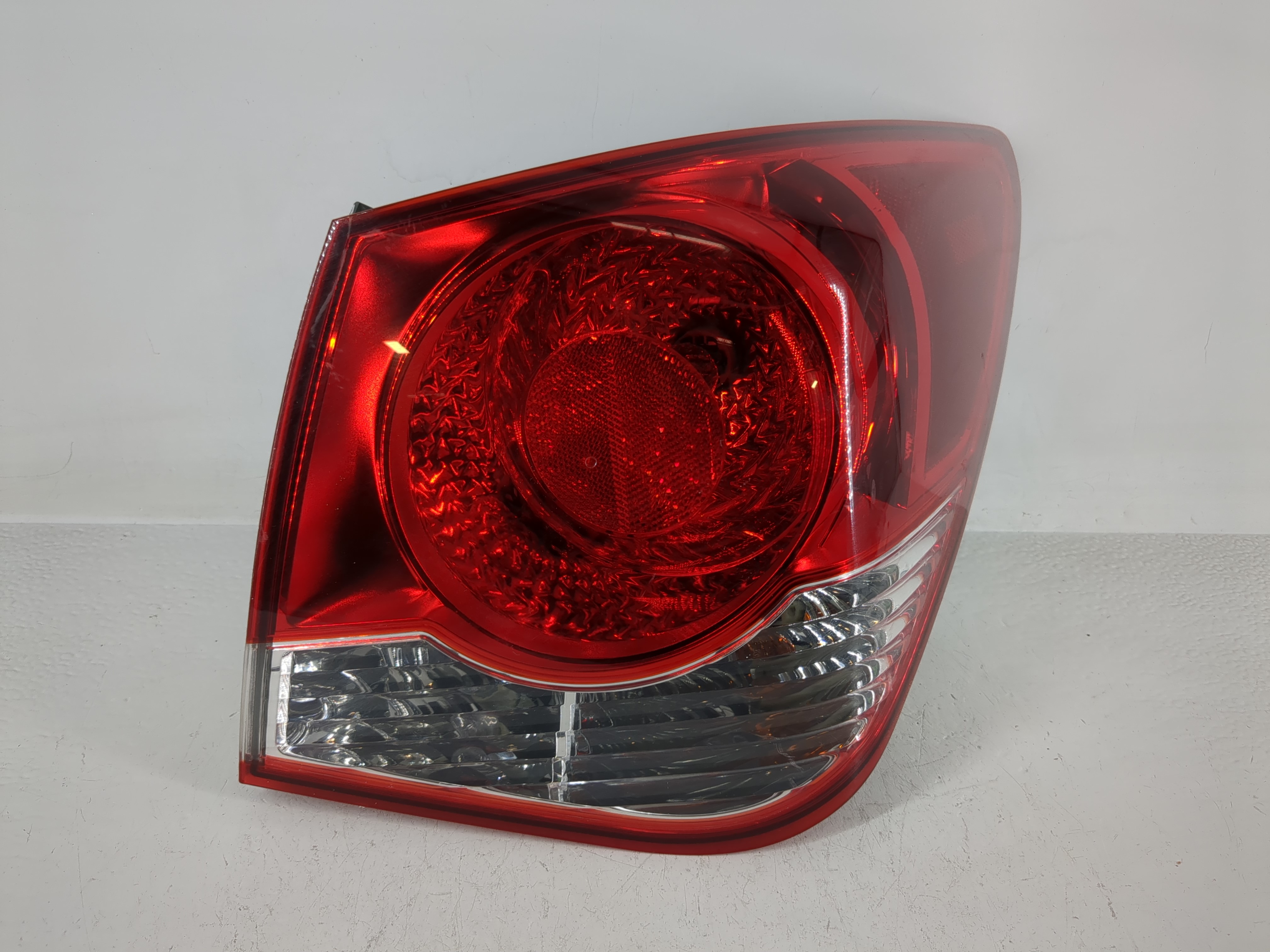 Picture of 2011-2016 Chevrolet Cruze Passenger Right Side Tail Light Taillight Oem 1159733